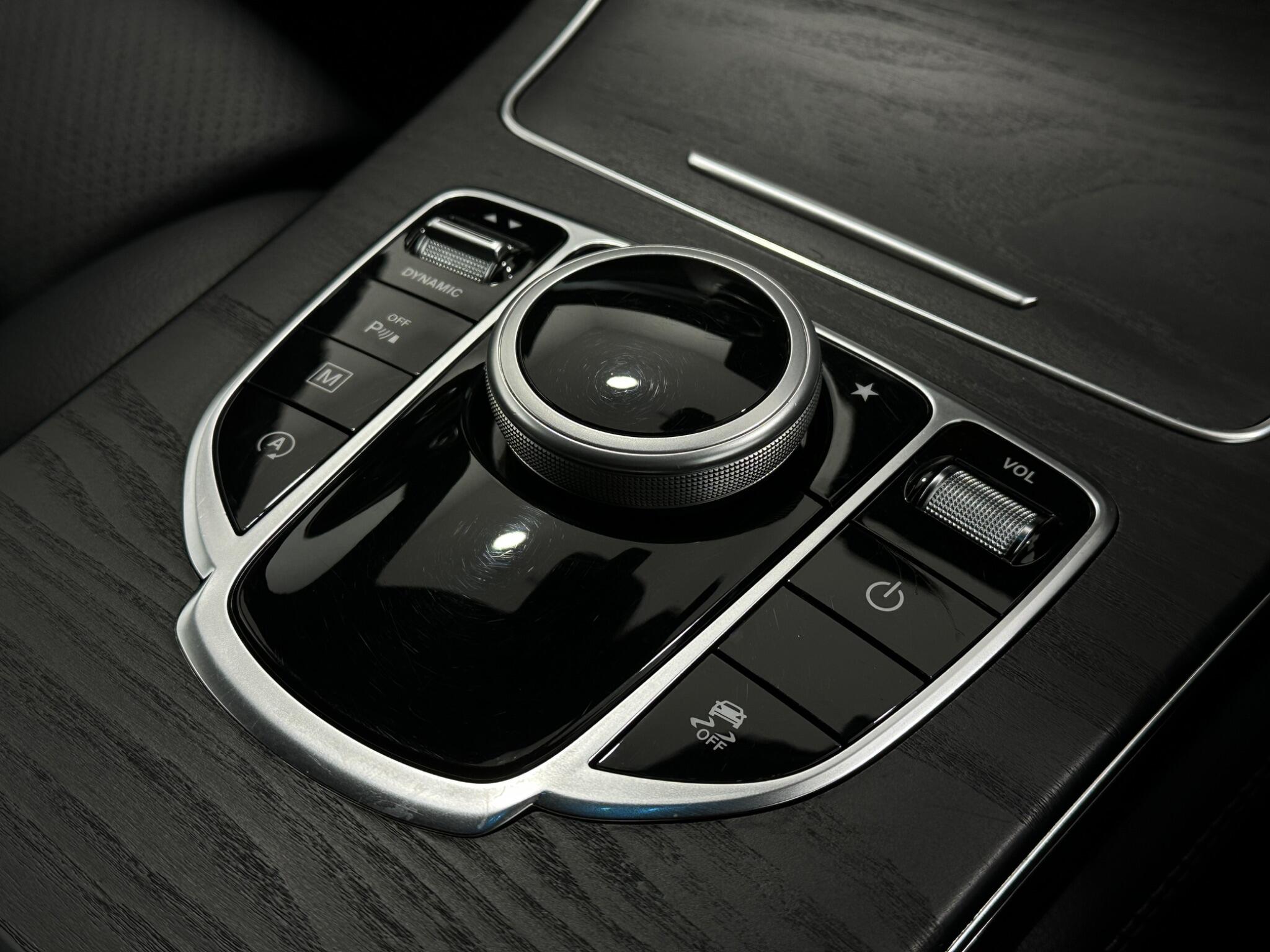 Mercedes-Benz GLC view 22