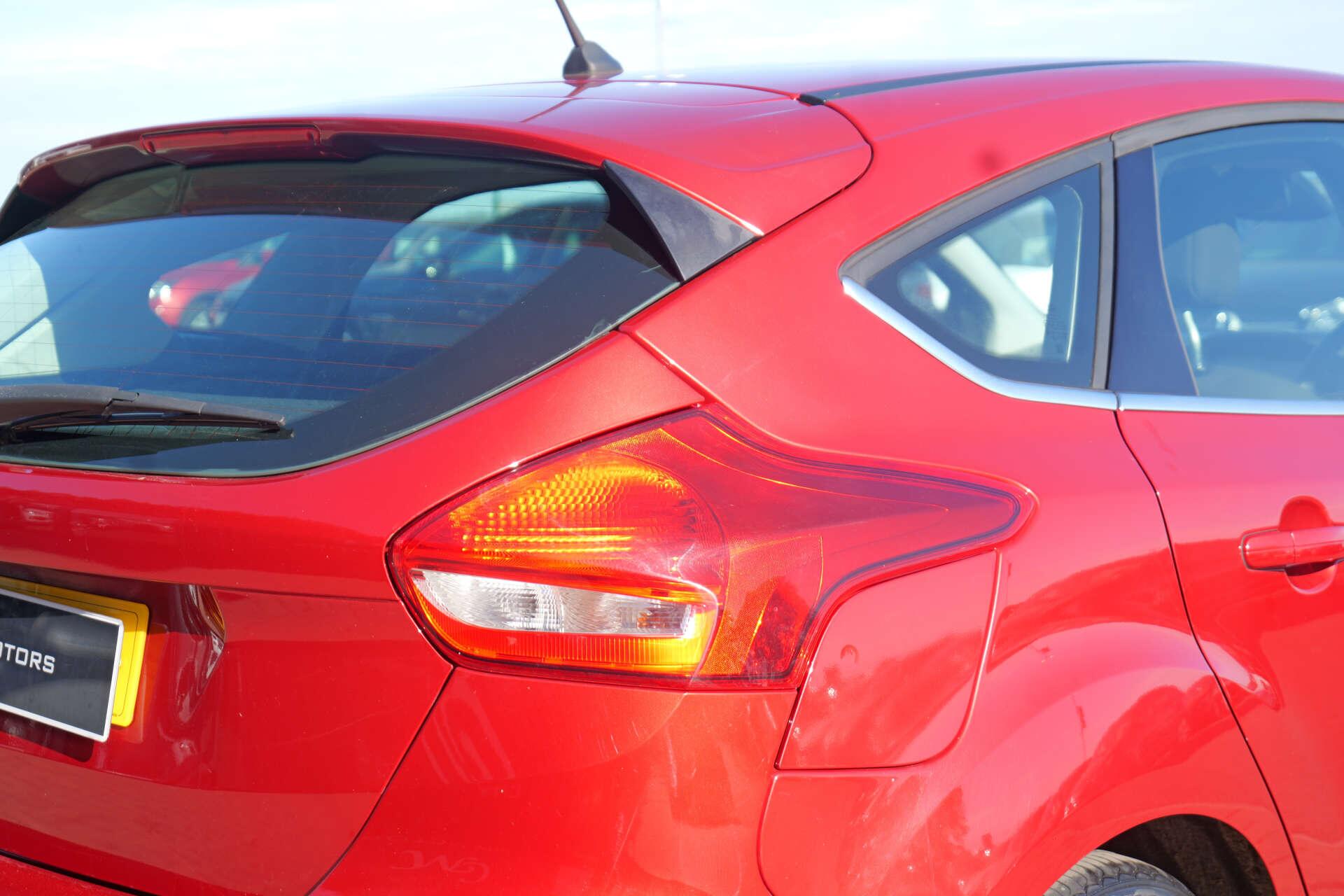Ford Focus view 10
