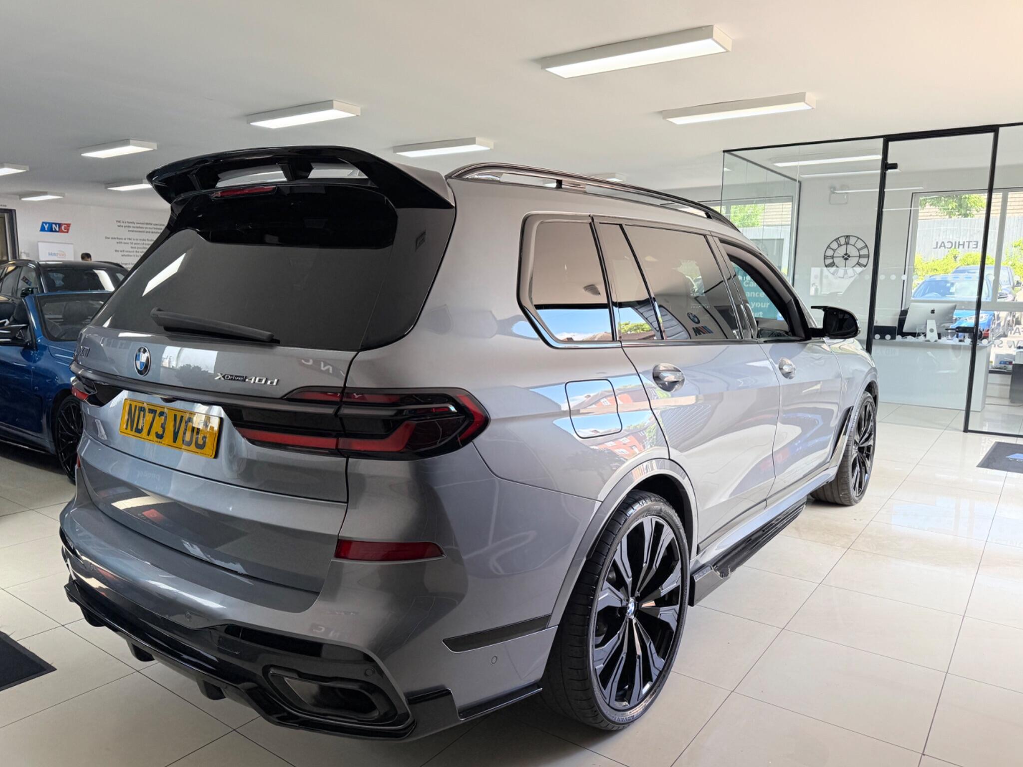 BMW X7 view 36
