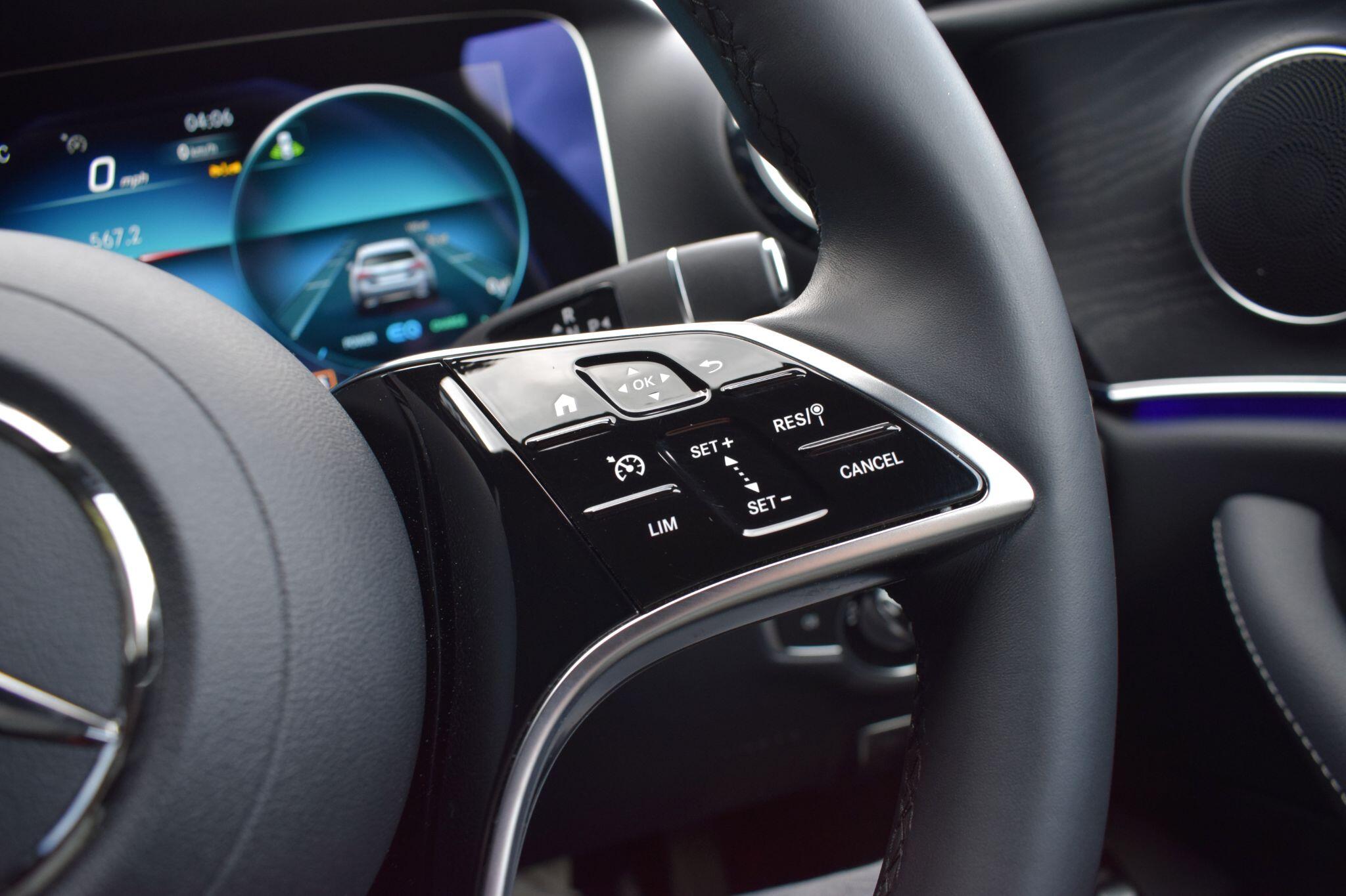 Mercedes-Benz E-Class view 12