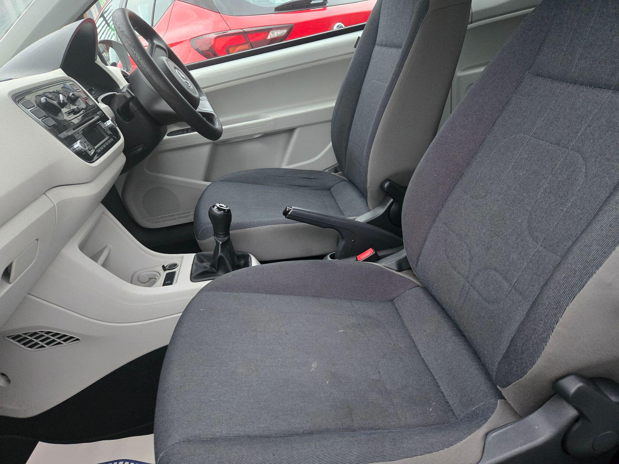 2012 Volkswagen up! image 9