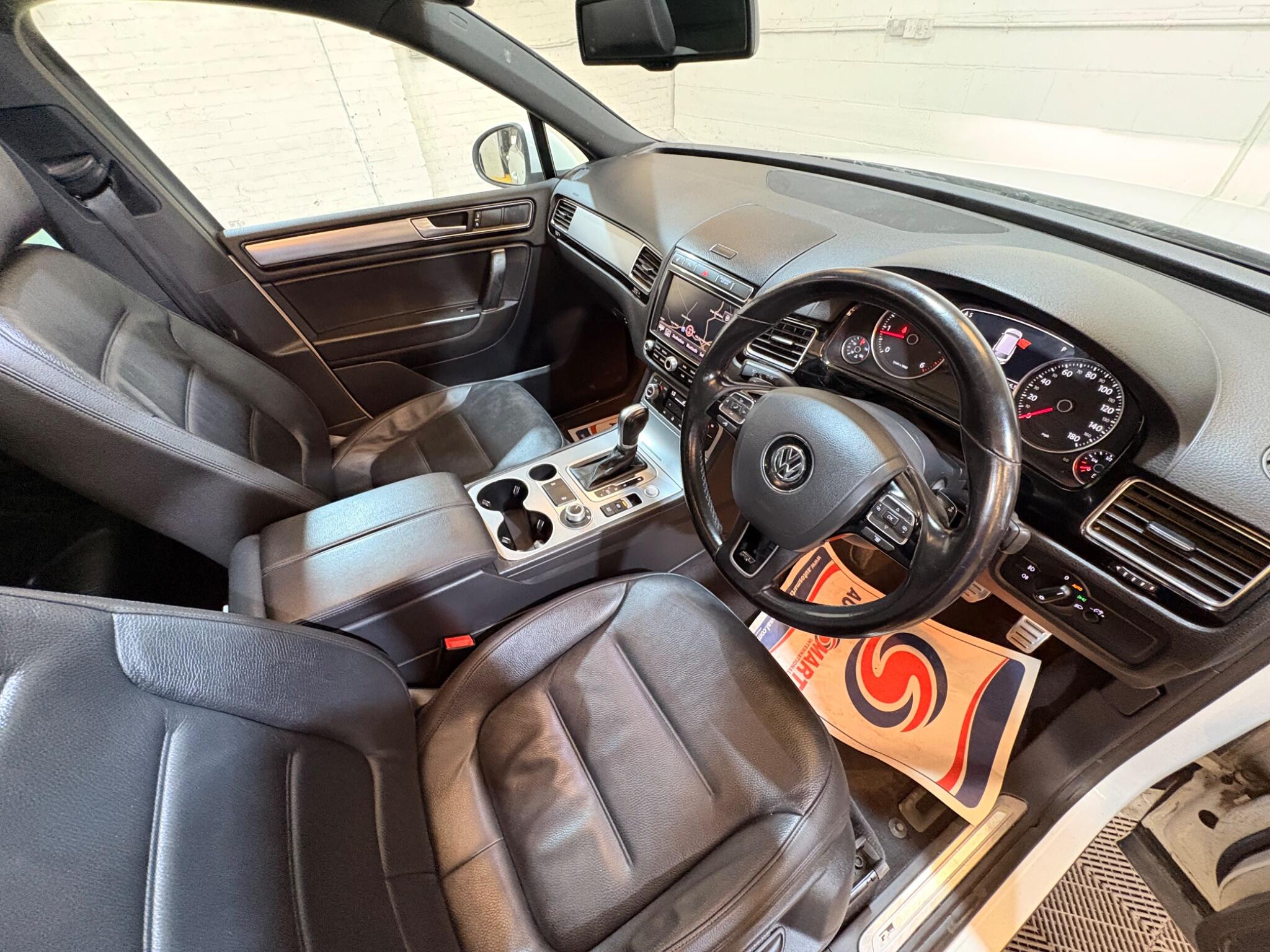 Volkswagen Touareg view 36