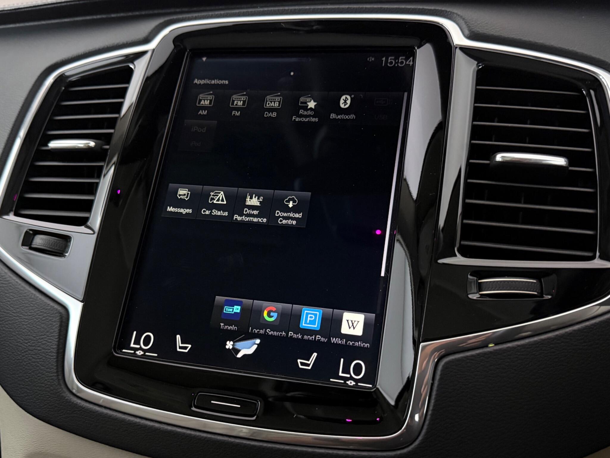 Volvo XC90 view 32