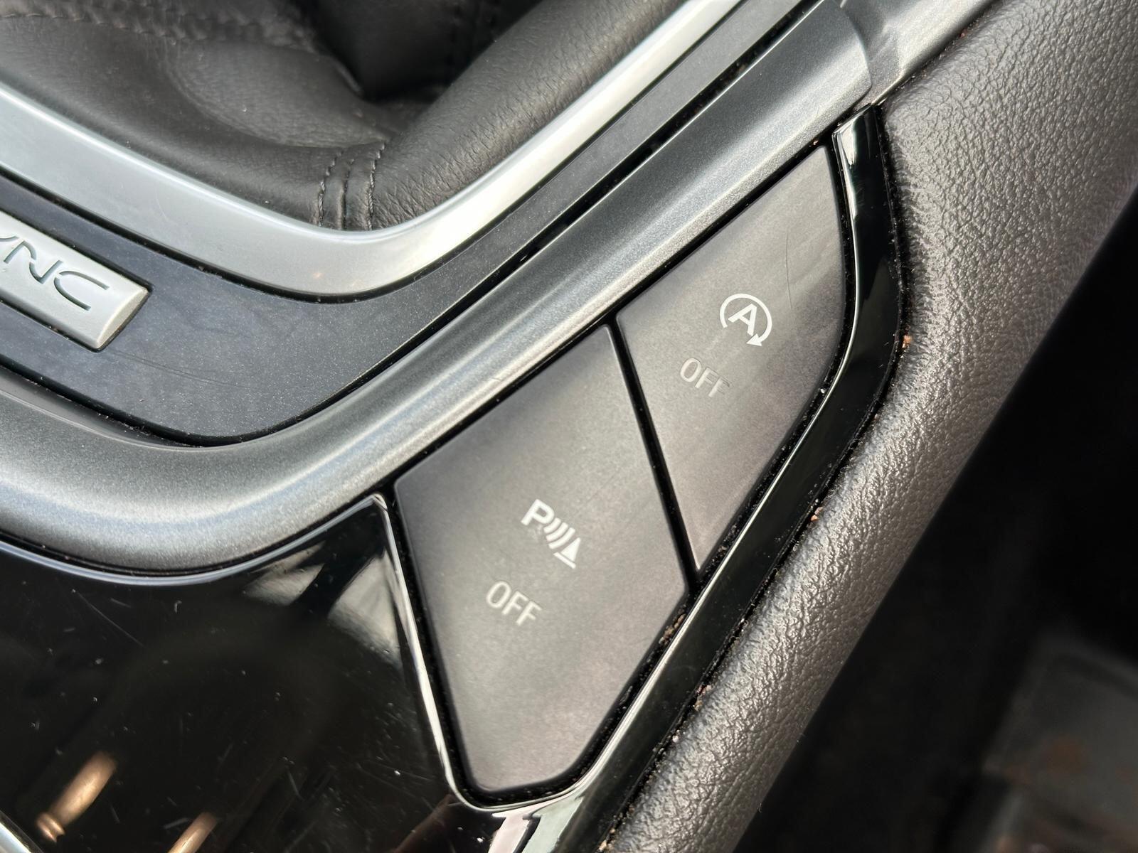 Ford Mondeo view 16