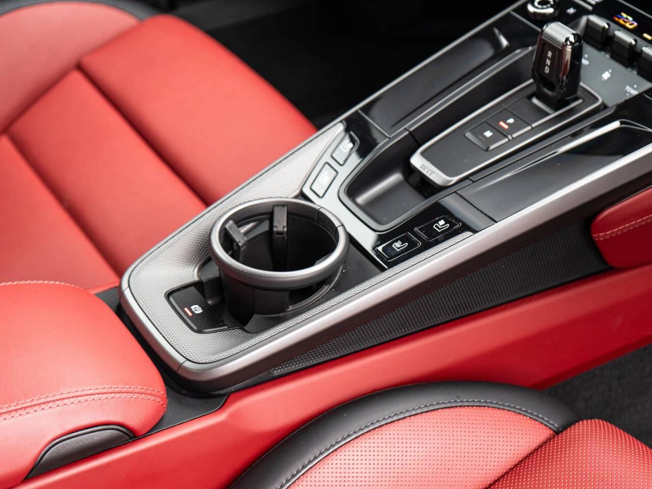 Porsche 911 view 25