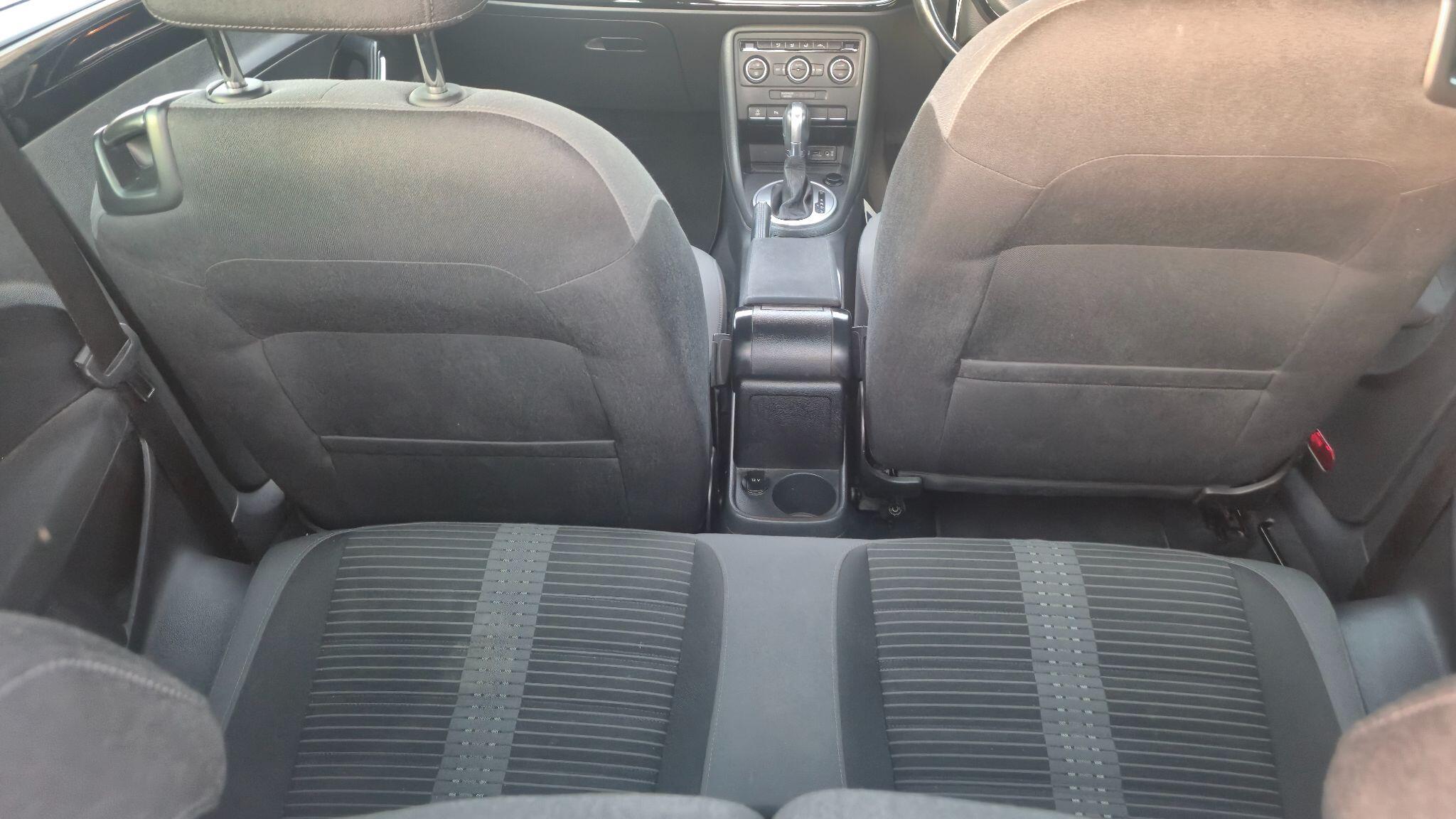 Volkswagen Beetle view 14