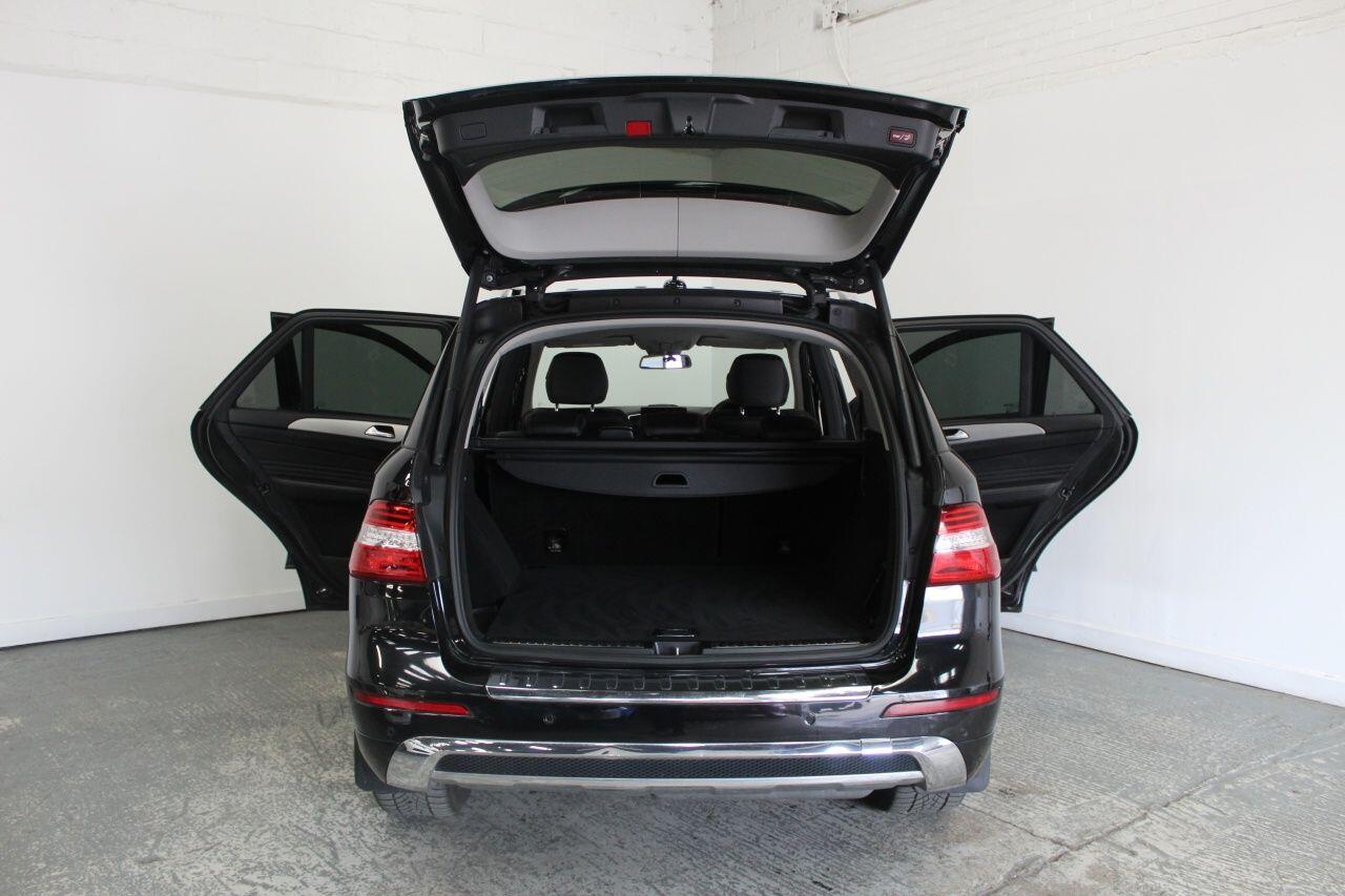 Mercedes-Benz M-Class view 23
