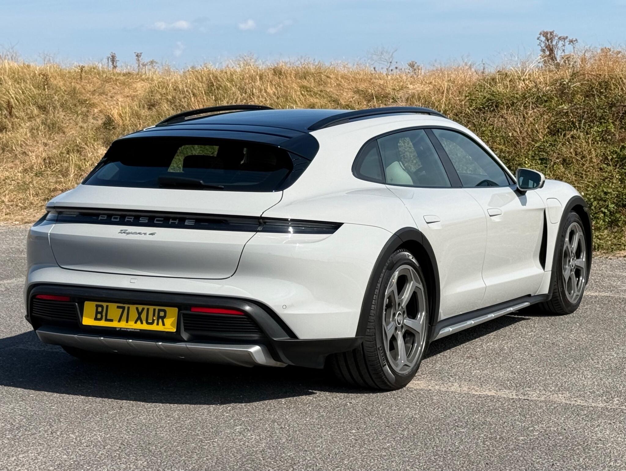 Porsche Taycan view 13