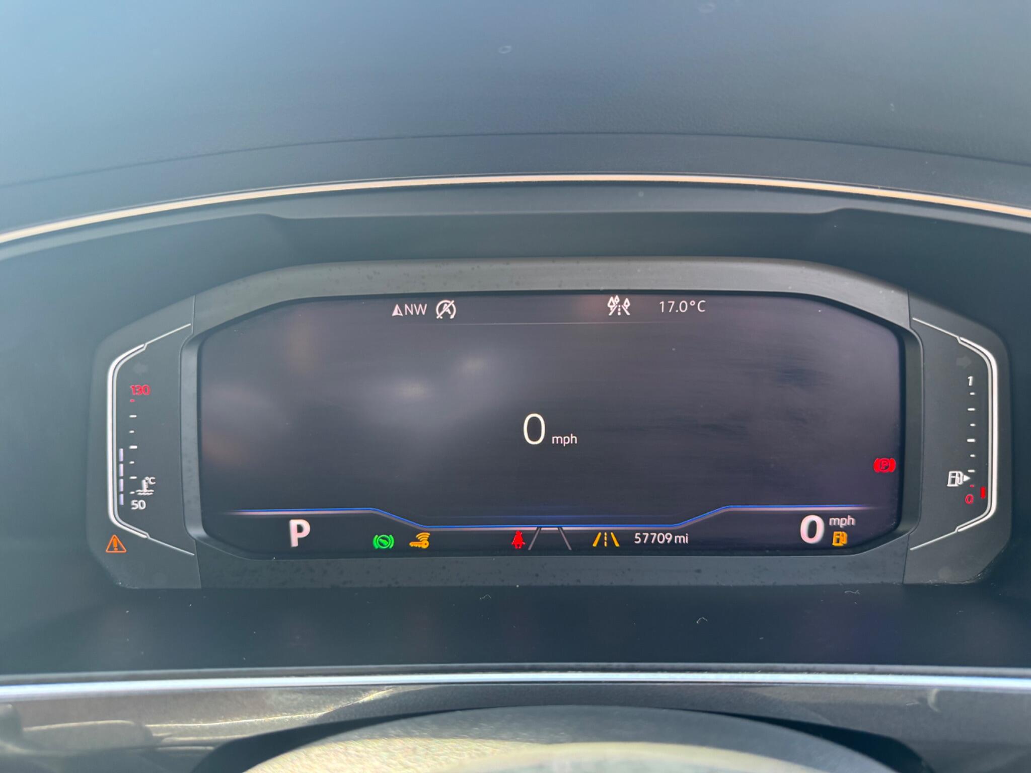 Volkswagen Tiguan view 45