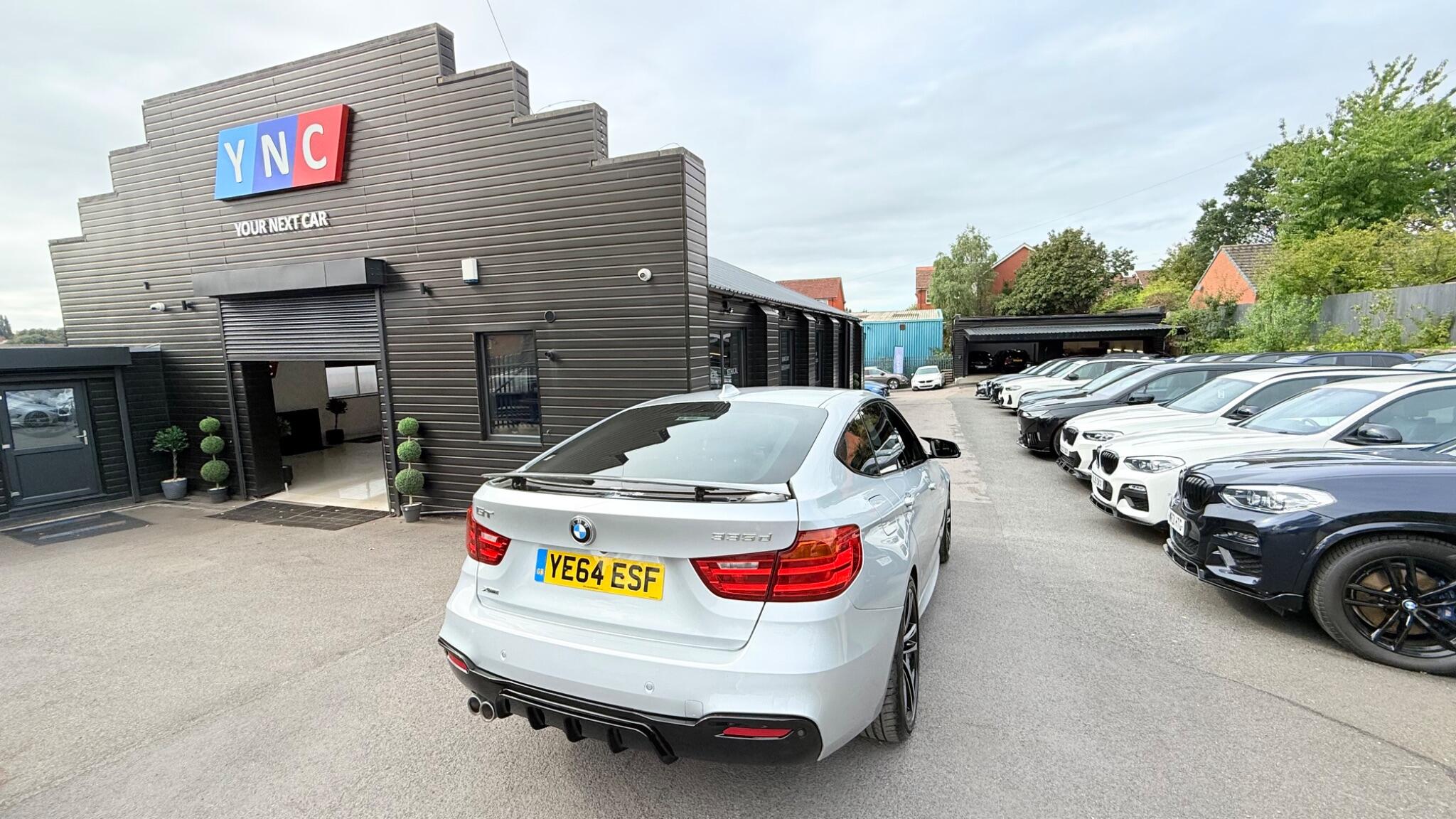 BMW 3 Series view 2