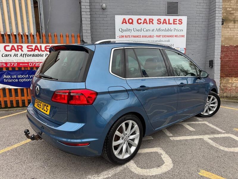 Volkswagen Golf SV view 7