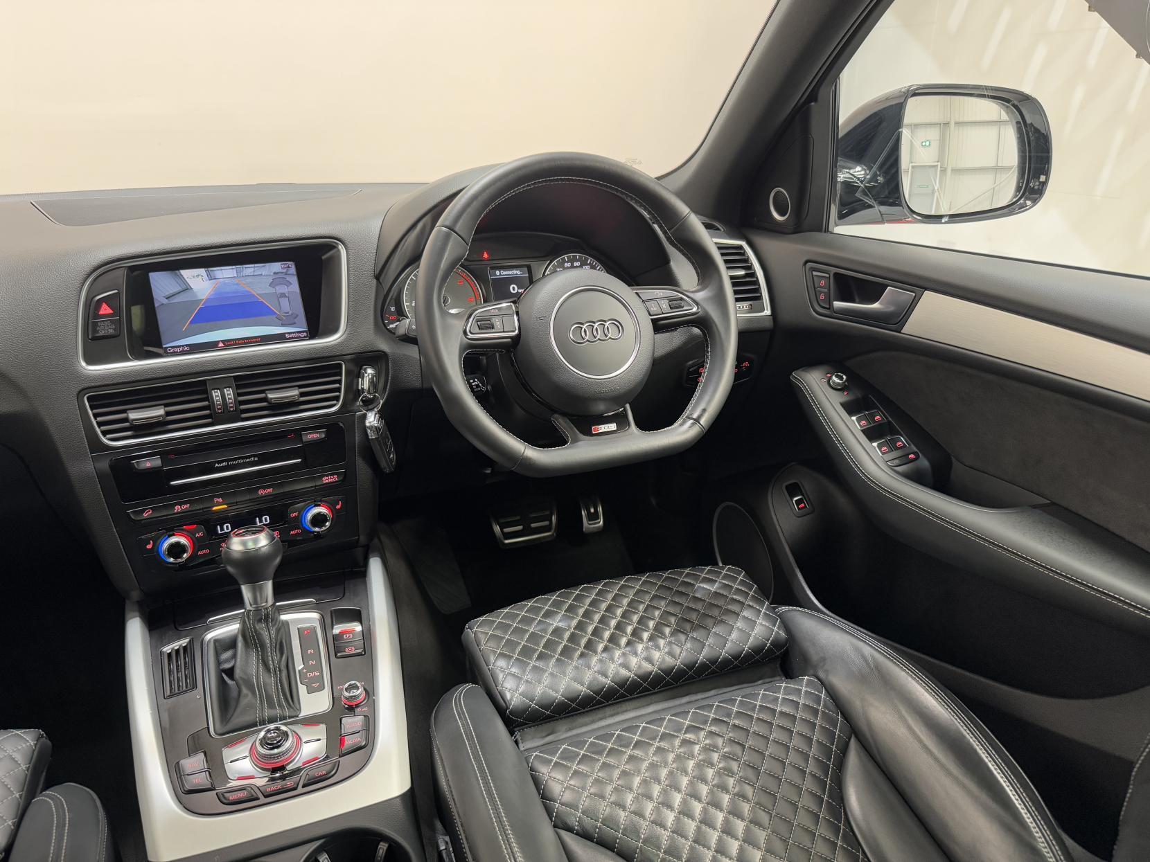 Audi SQ5 view 20