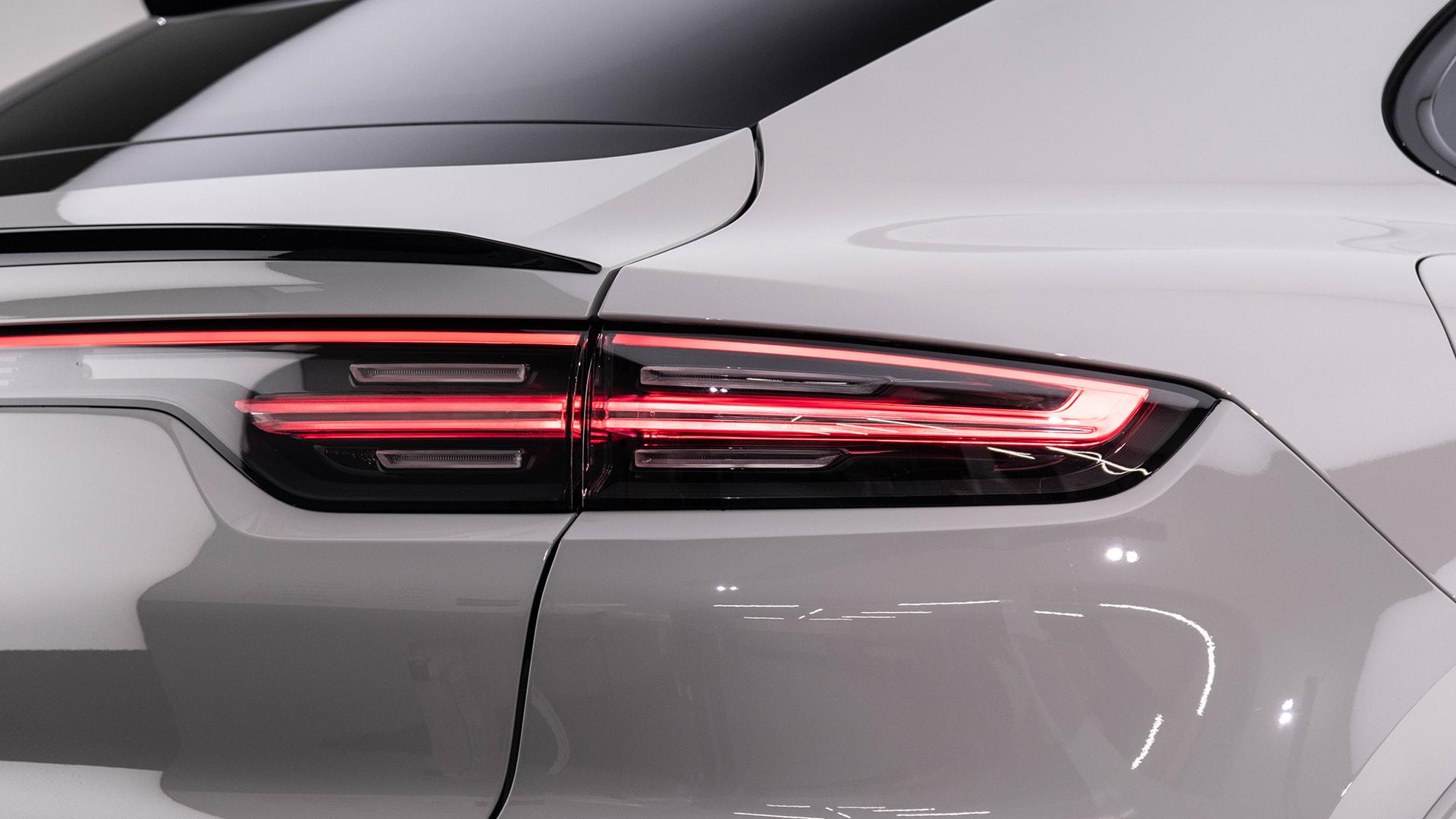 Porsche Cayenne view 24