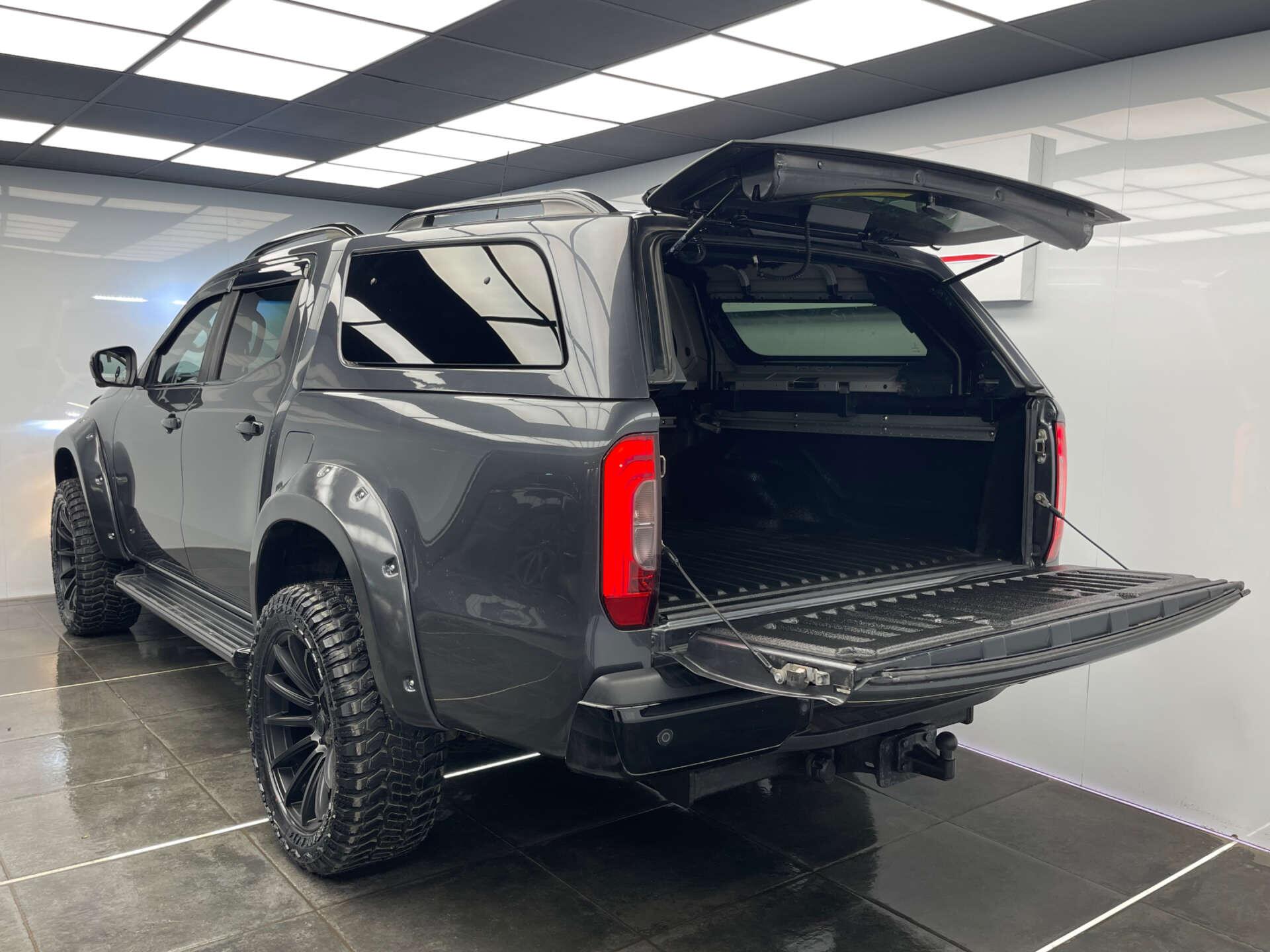 Mercedes-Benz X Class view 39
