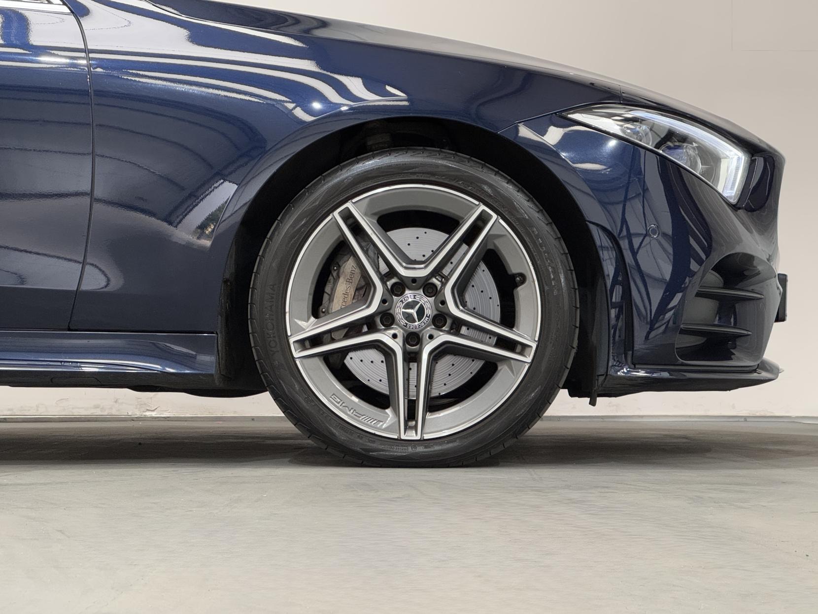 Mercedes-Benz CLS view 19