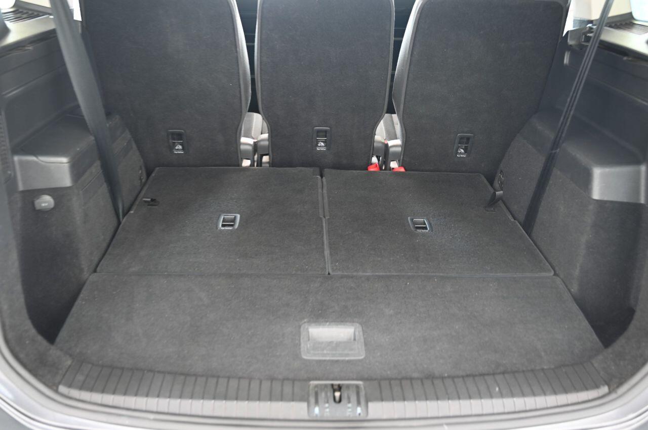 Volkswagen Touran view 8