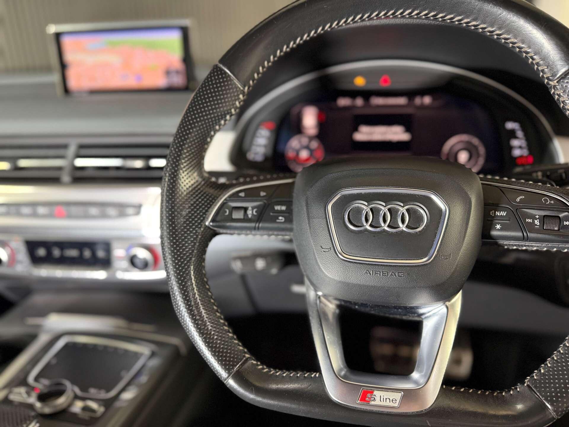Audi Q7 view 23
