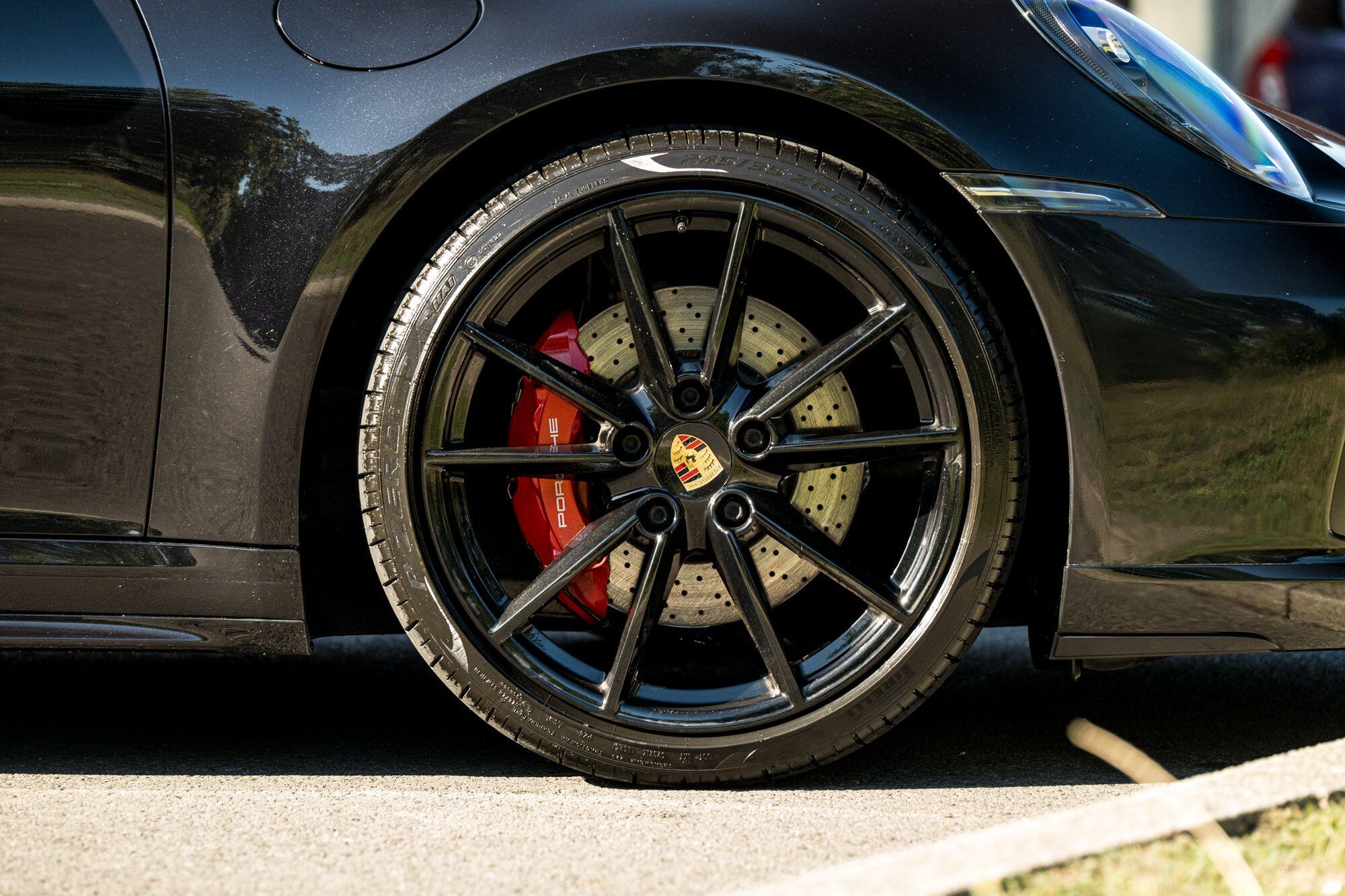 Porsche 911 view 25