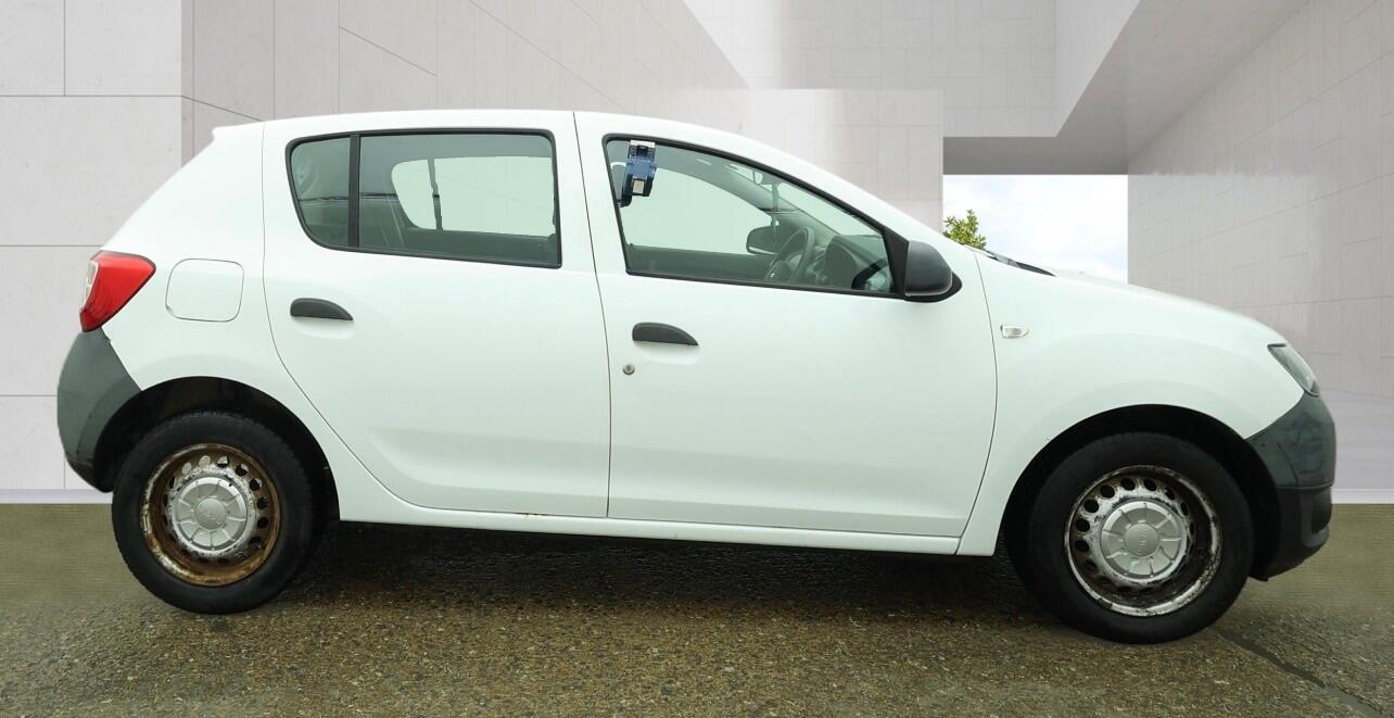 Dacia Sandero view 3