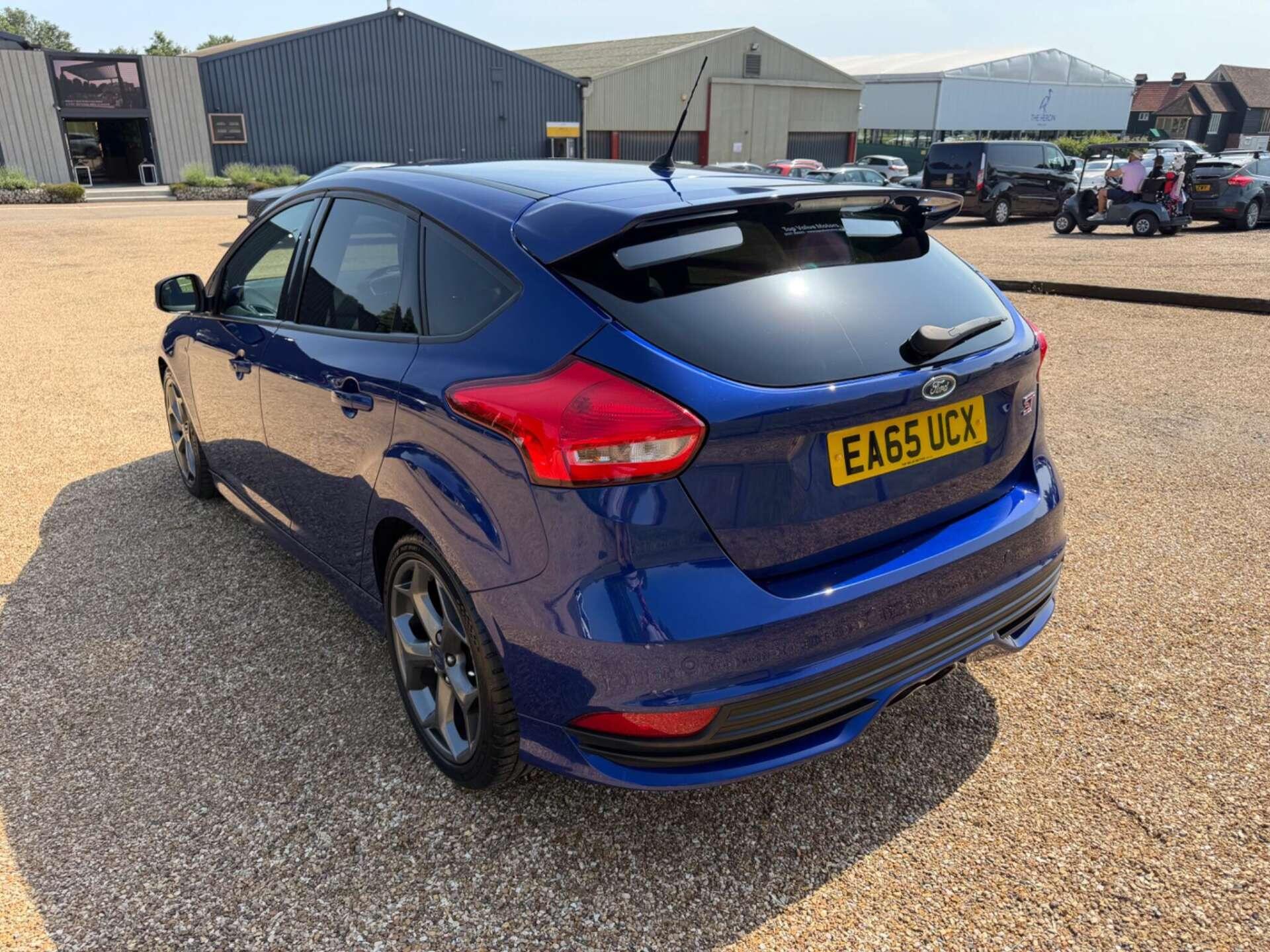 Ford Focus view 4