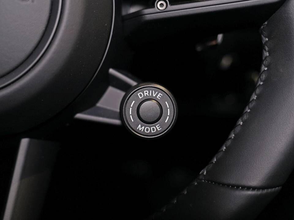 Porsche Macan view 26