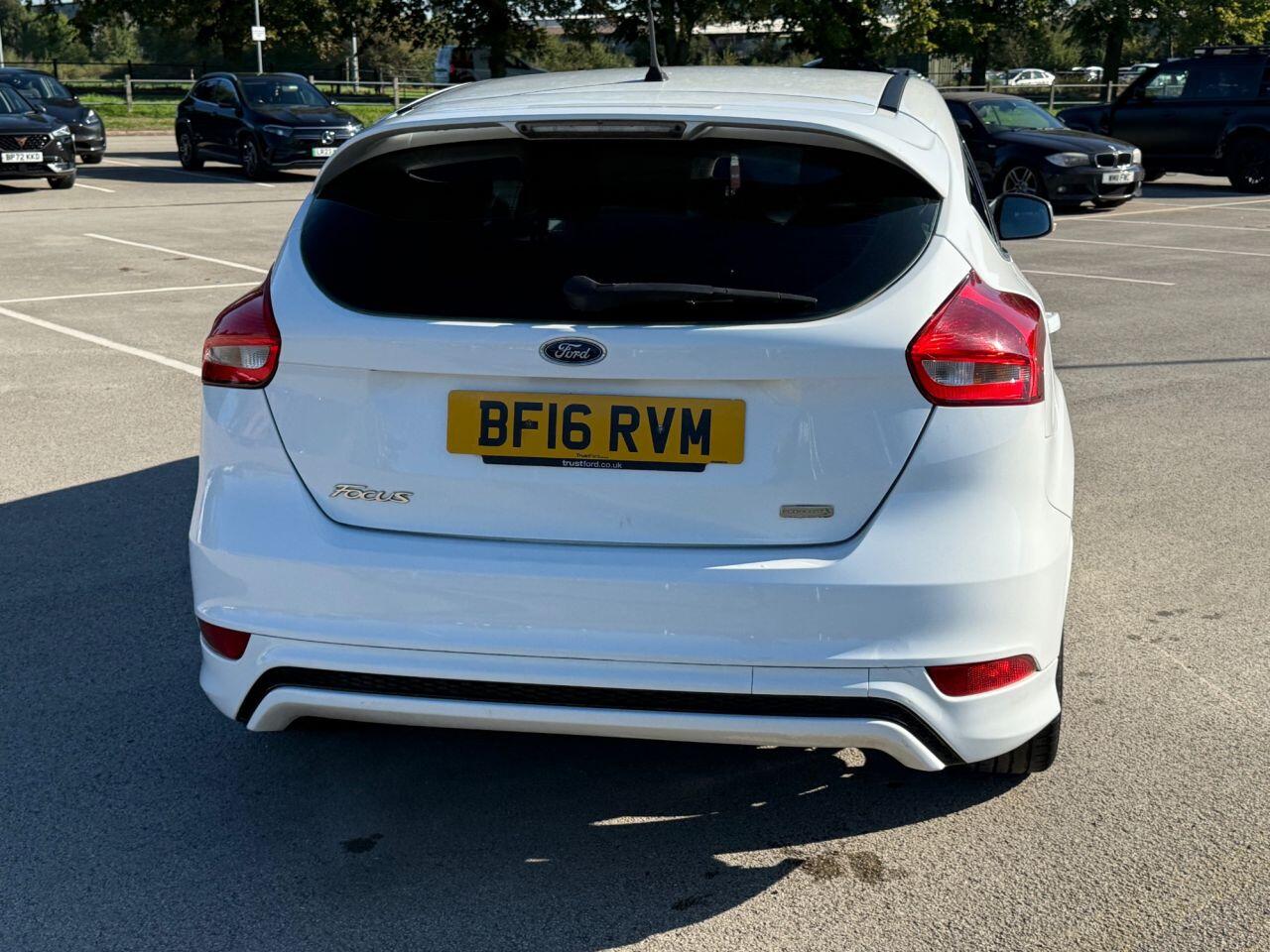 Ford Focus view 28