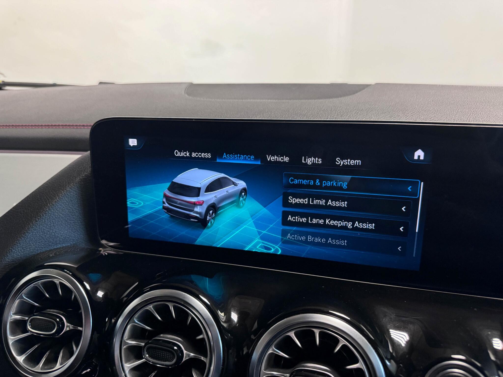 Mercedes-Benz Eqa view 44