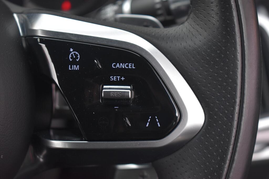 Jaguar E-Pace view 52