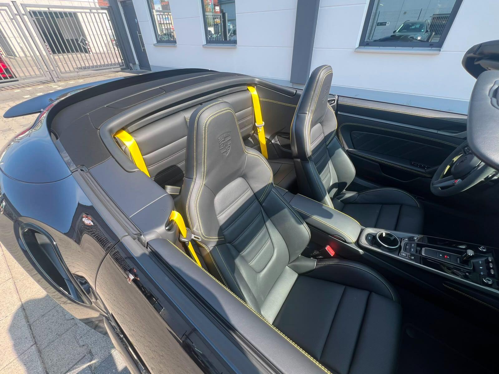 Porsche 911 view 14