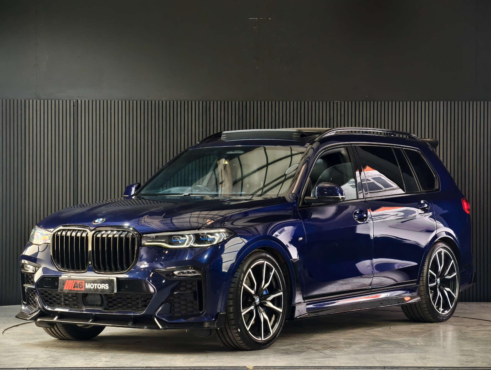 BMW X7 view 3