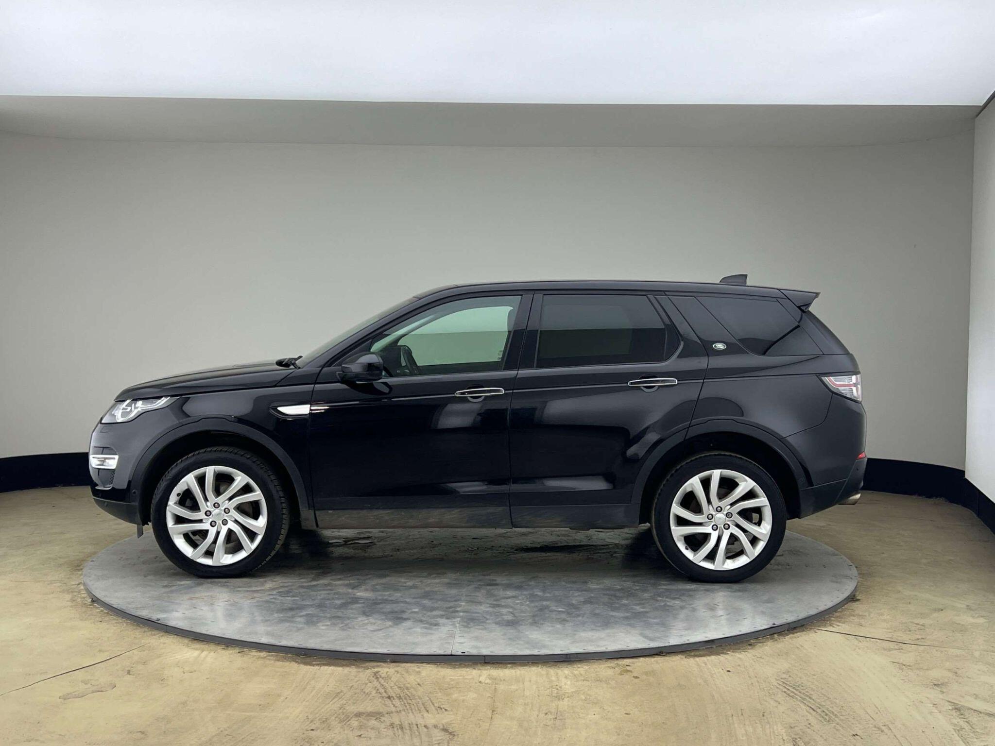 Land Rover Discovery Sport view 15