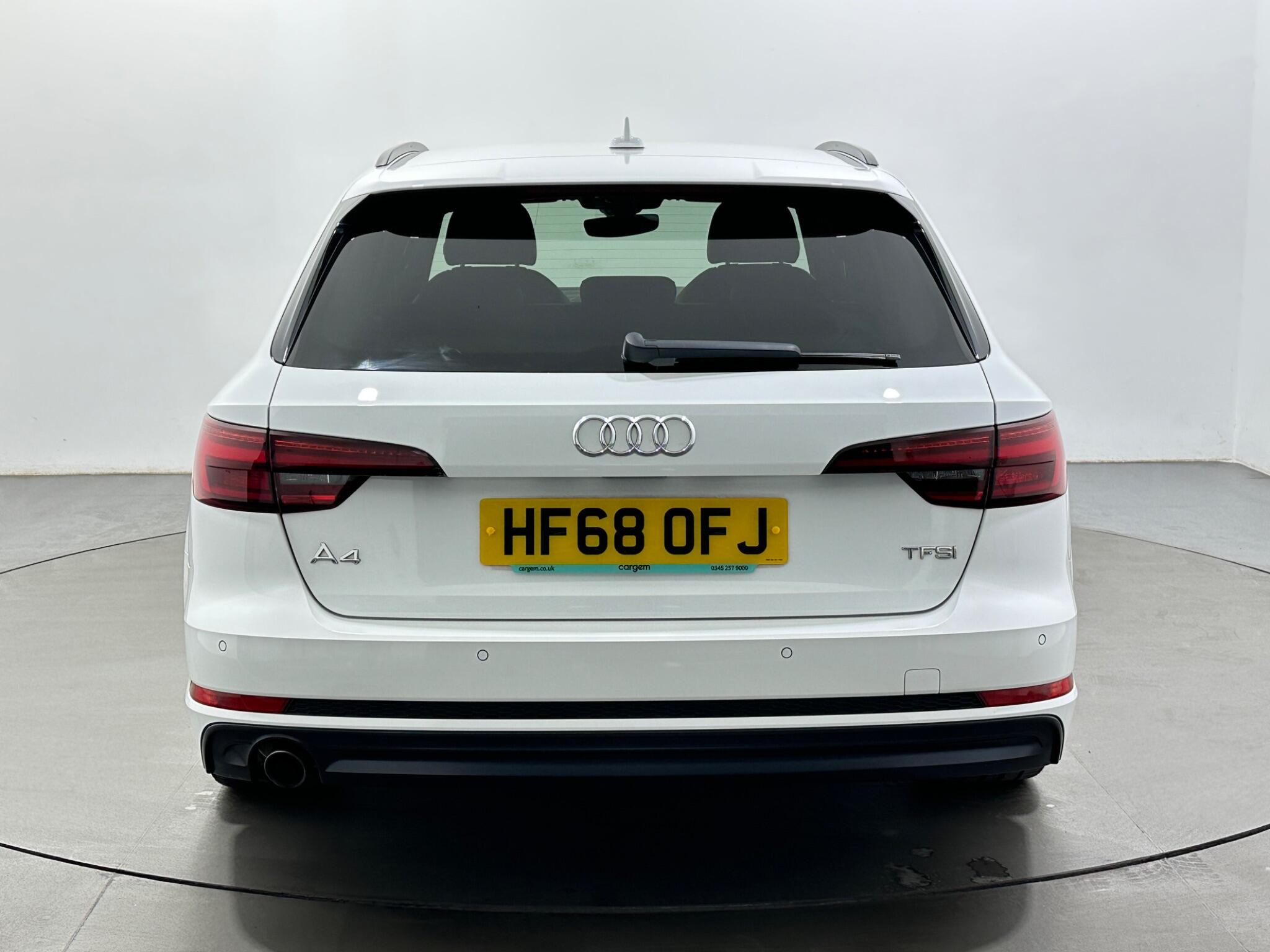Audi A4 view 7