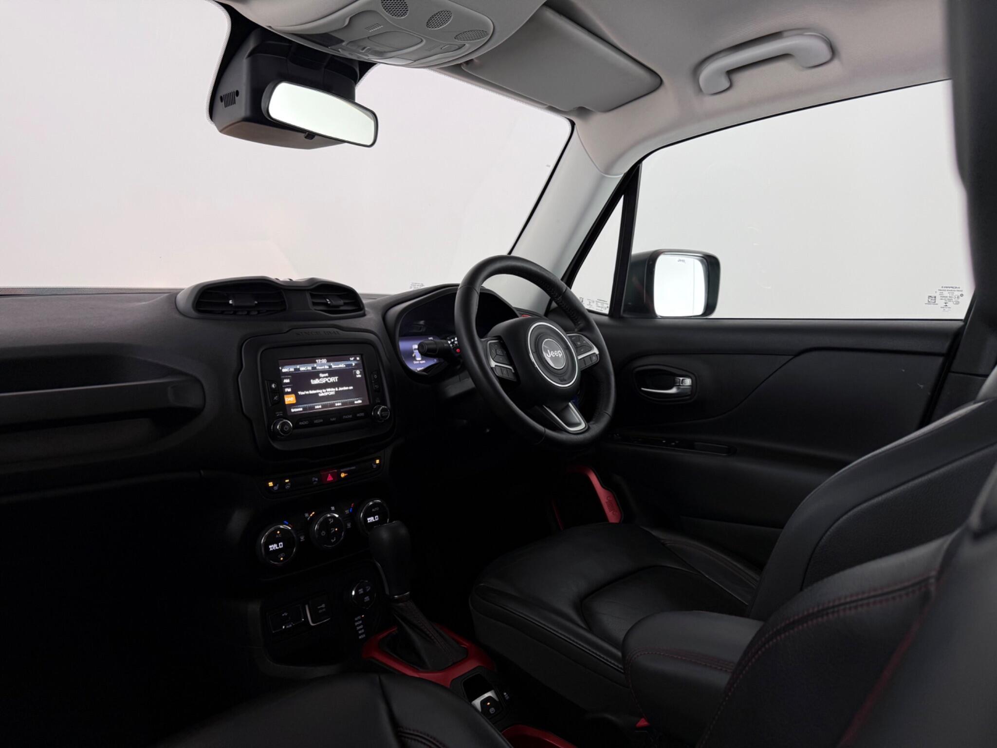 Jeep Renegade view 4