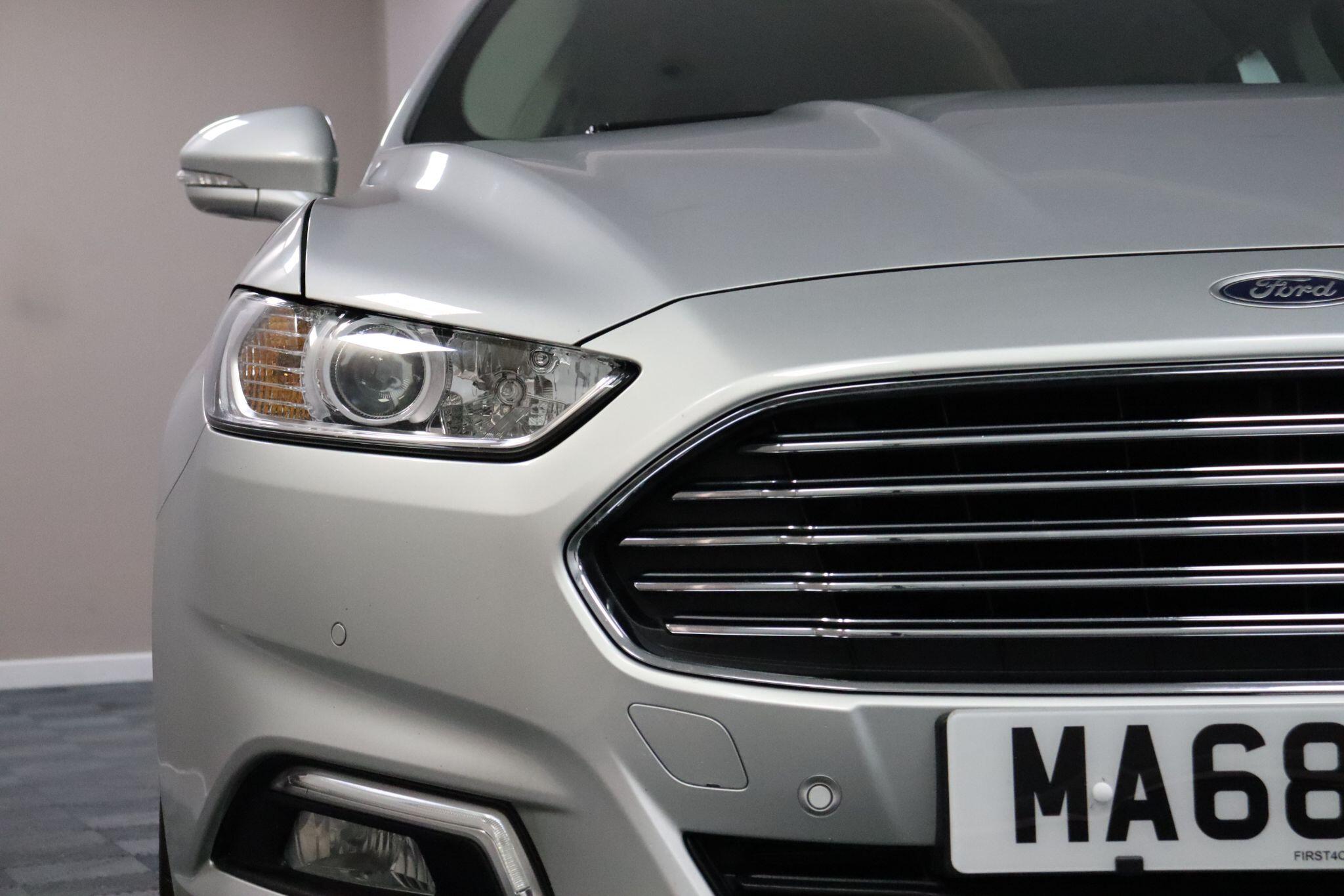 Ford Mondeo view 25