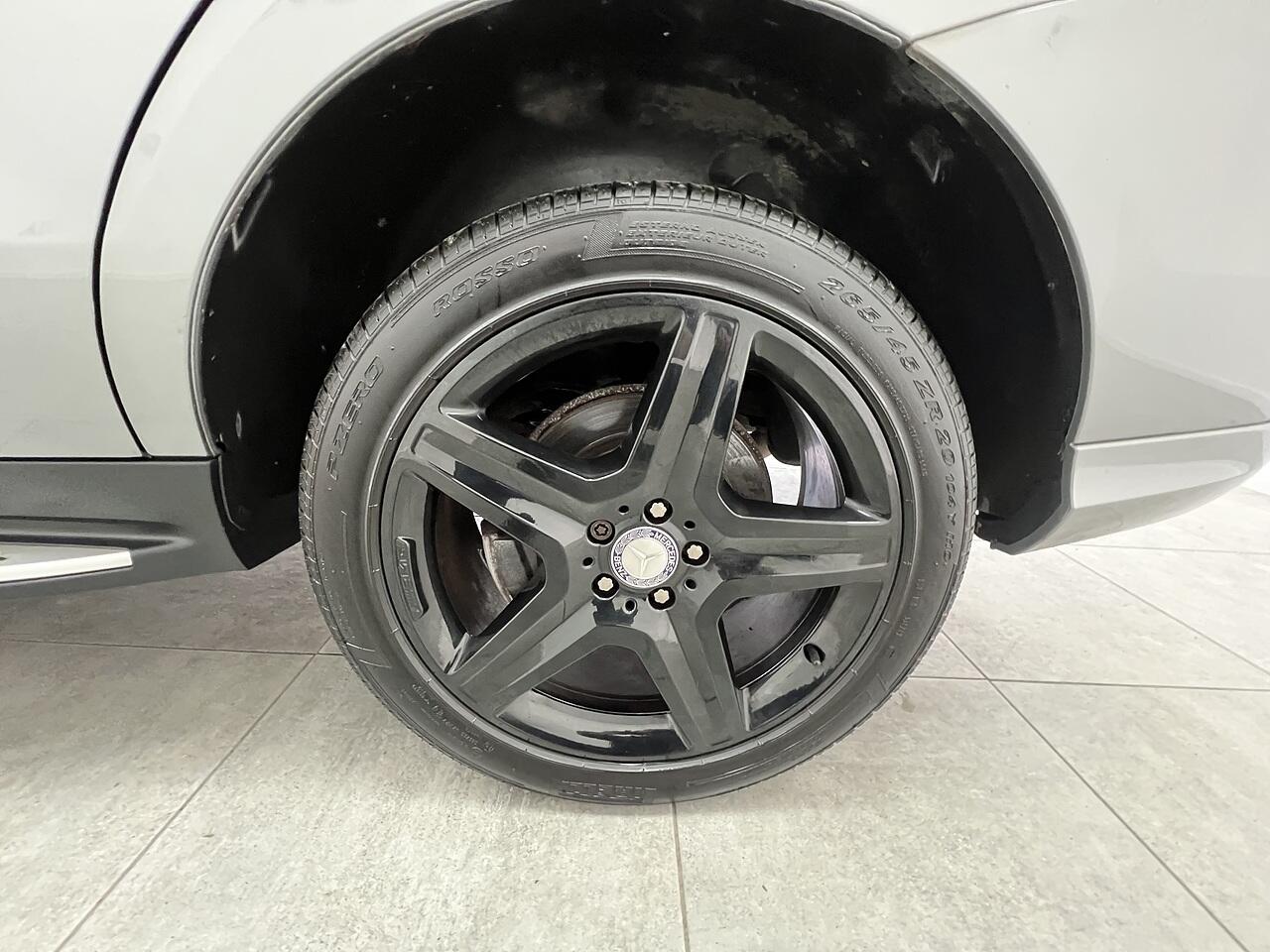 Mercedes-Benz M-Class view 20
