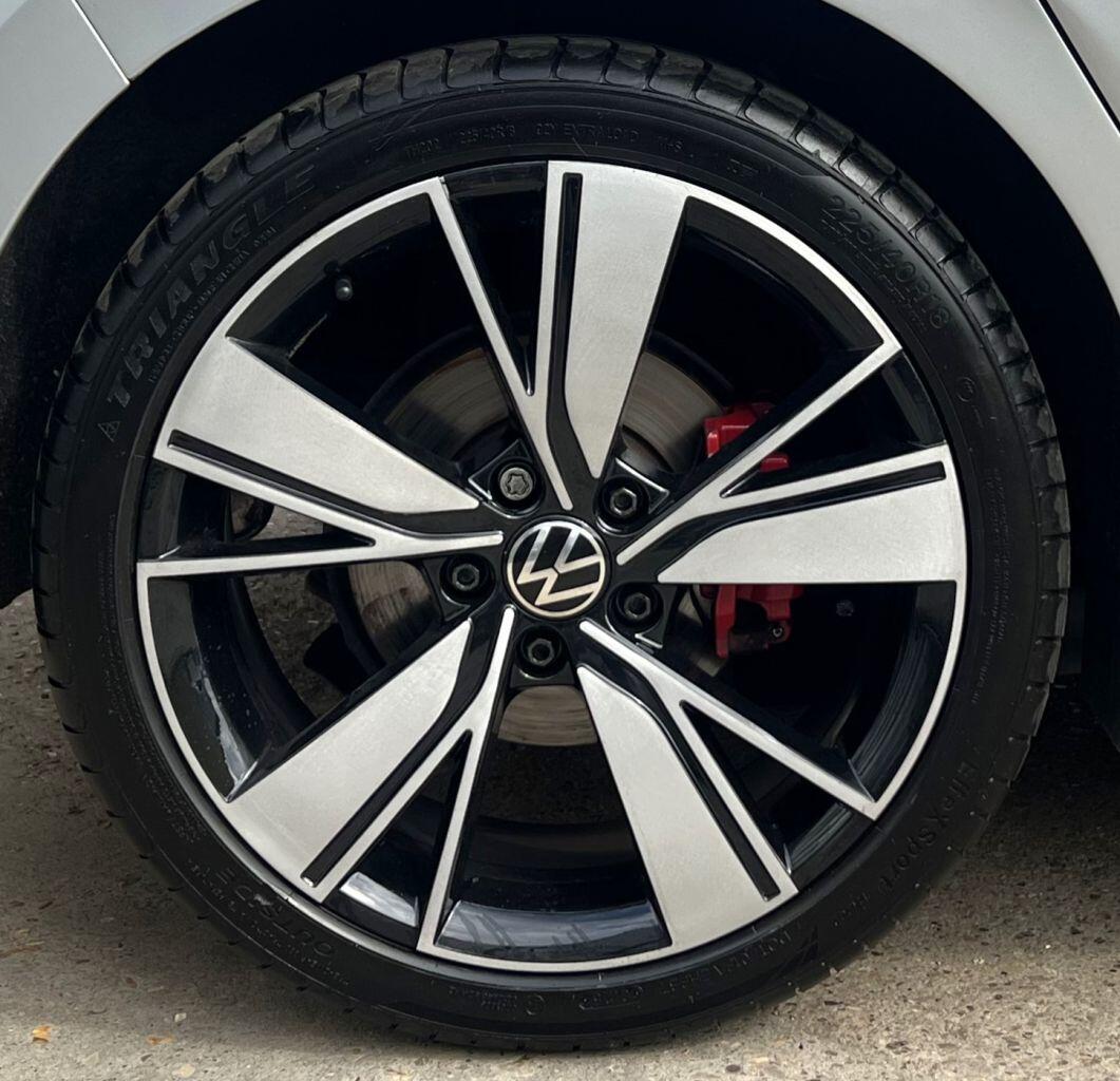 Volkswagen Golf view 10