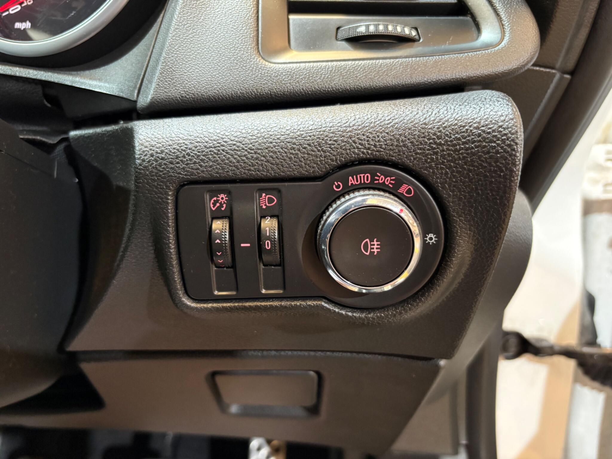 Vauxhall Astra GTC view 28