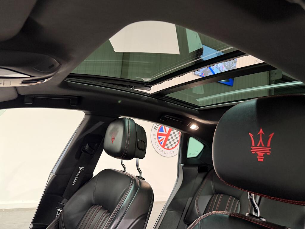 Maserati Levante view 22