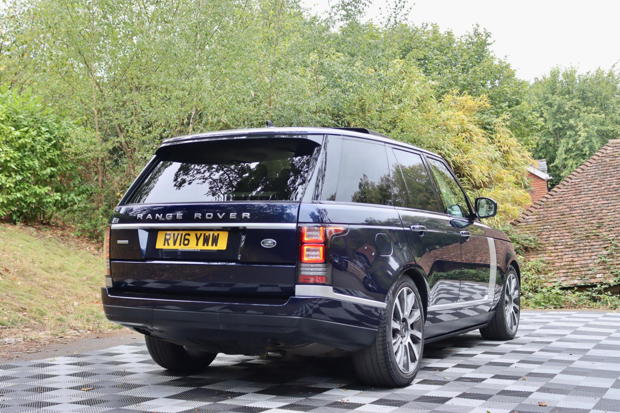 Land Rover Range Rover view 31