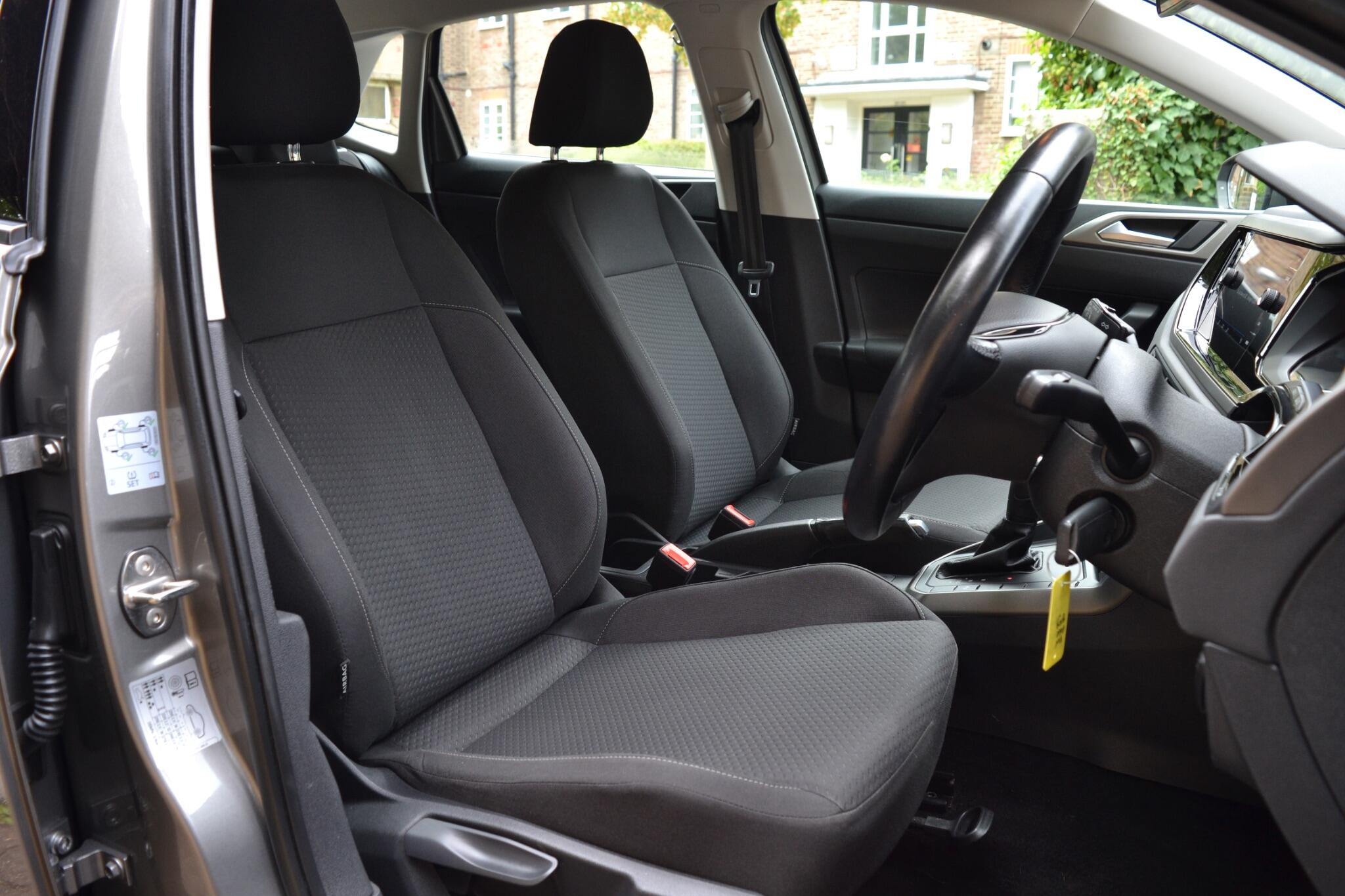 Volkswagen Polo view 5