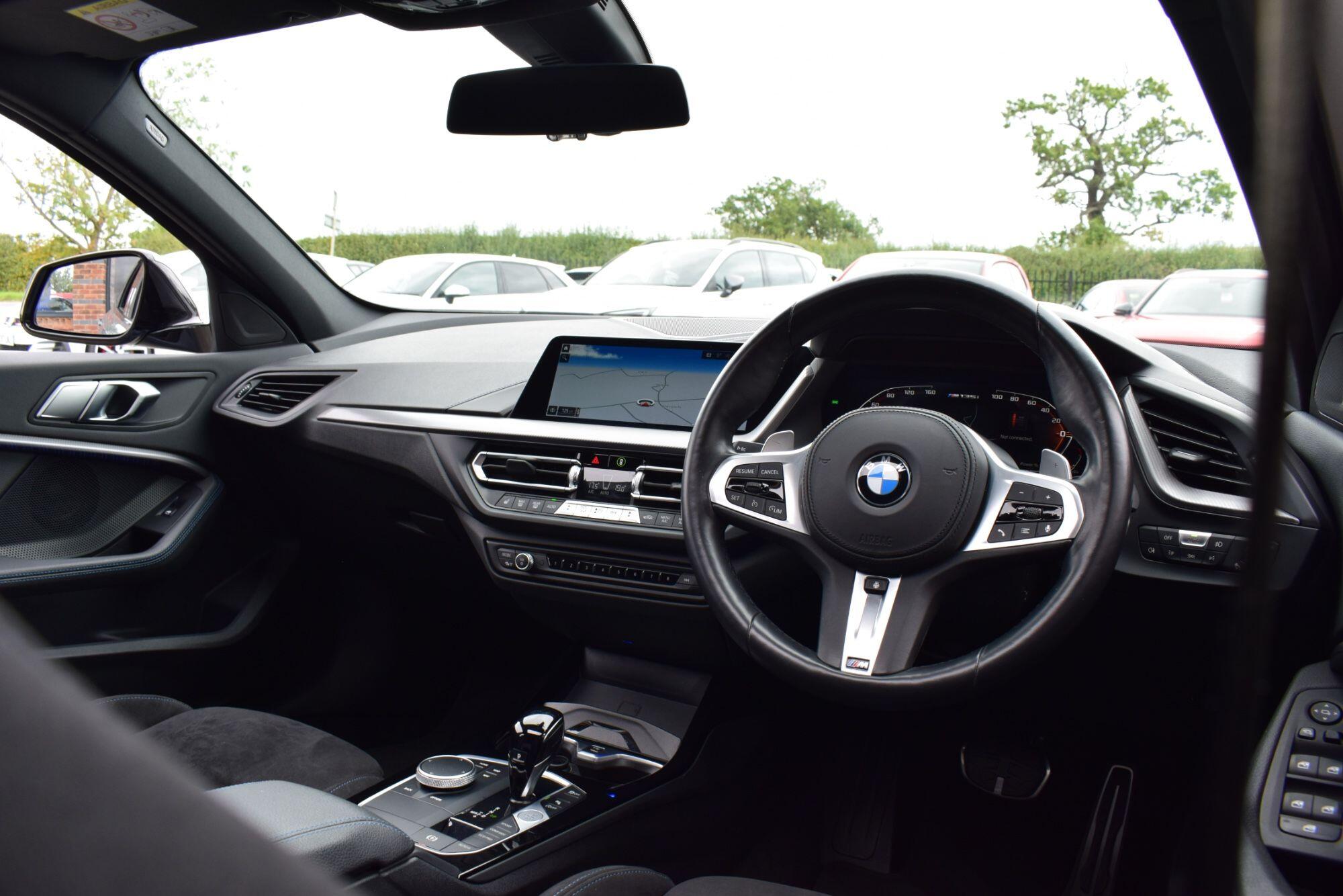 BMW 1 Series view 23