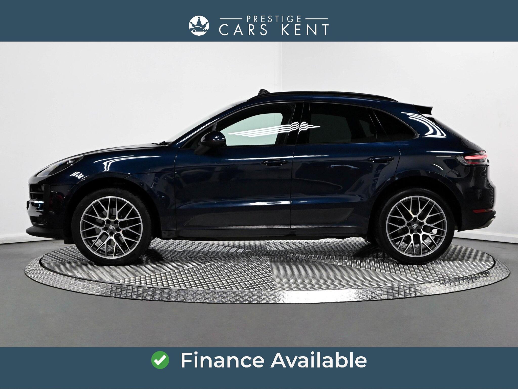 Porsche Macan view 4
