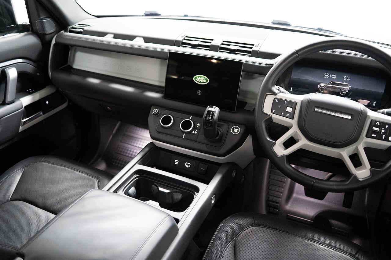 Land Rover Defender view 6
