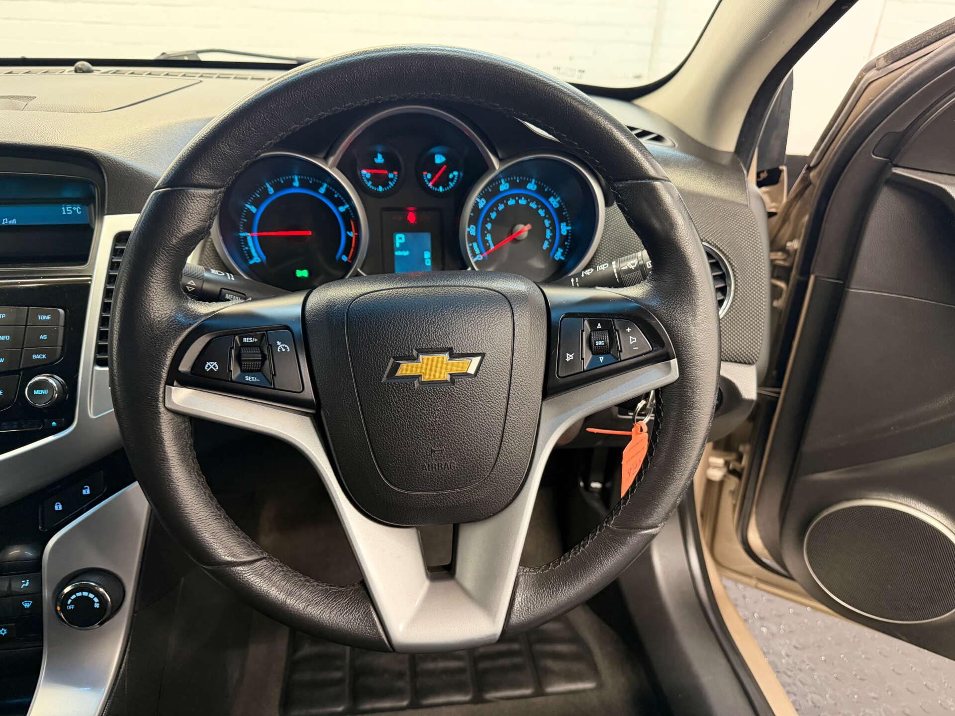 Chevrolet Cruze view 13