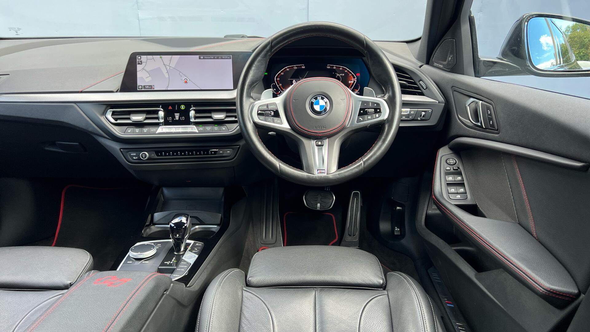 BMW 1 Series view 5