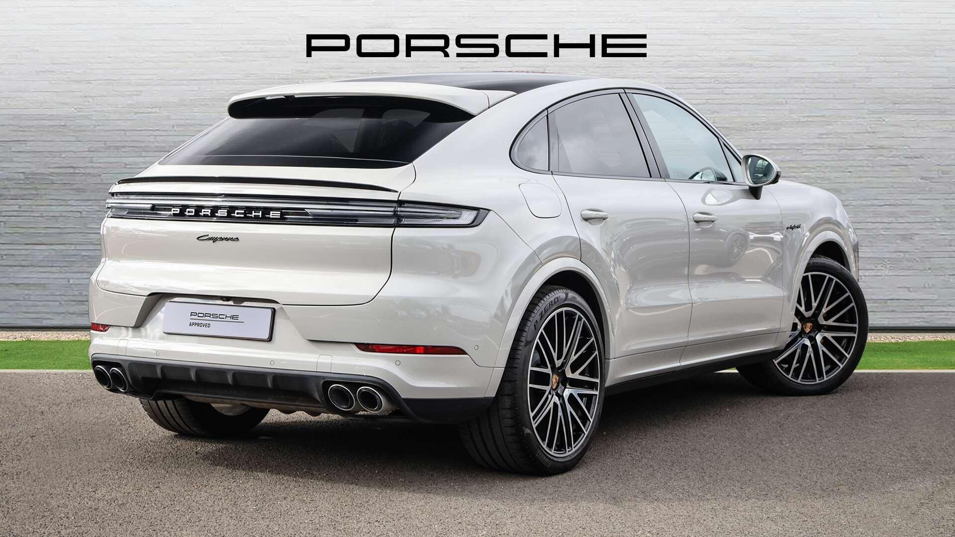 Porsche Cayenne view 3