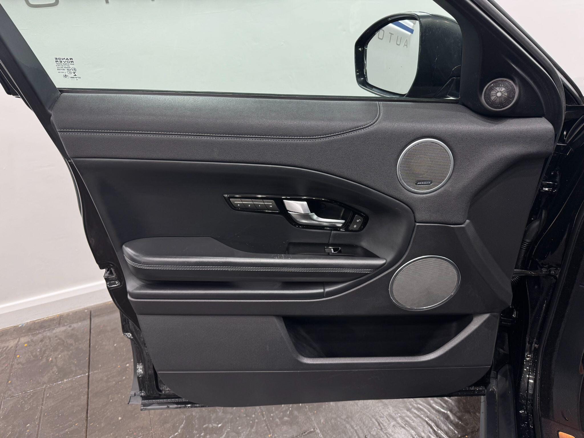 Land Rover Range Rover Evoque view 46