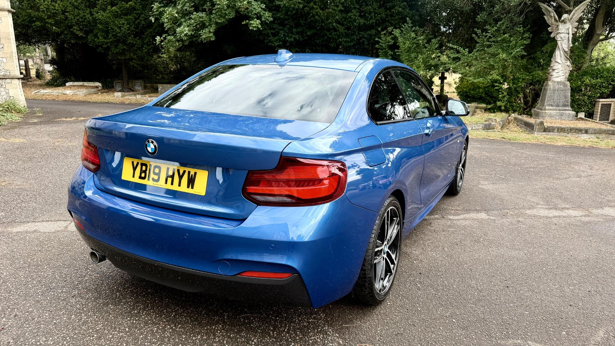 BMW 2 Series view 24