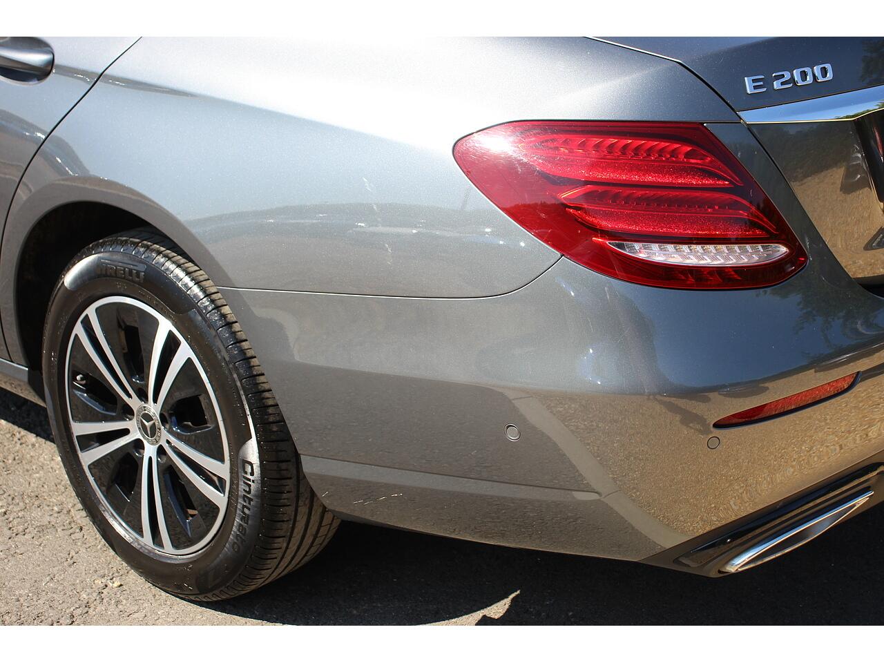 Mercedes-Benz E Class view 39