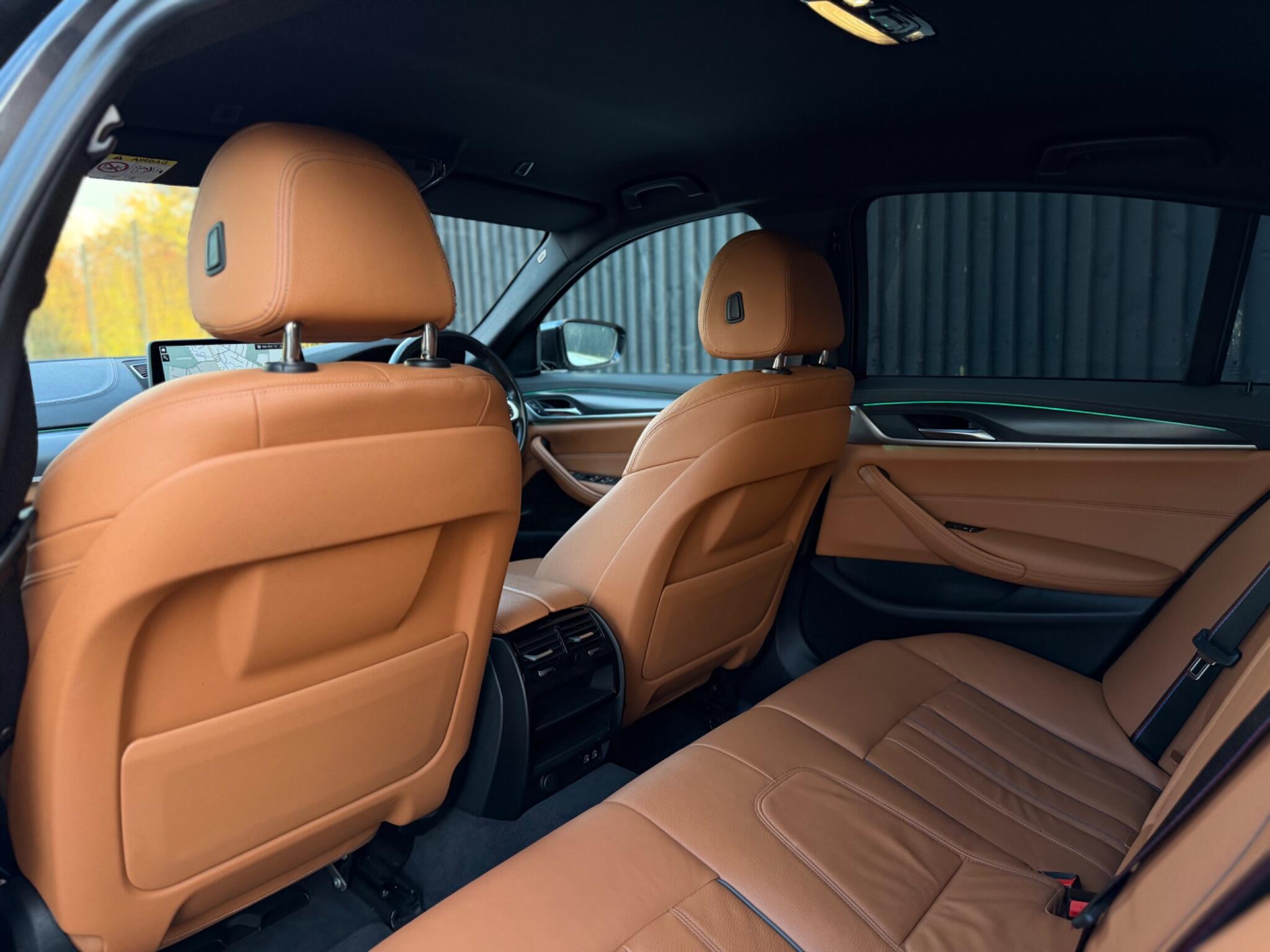 BMW 5 Series view 25